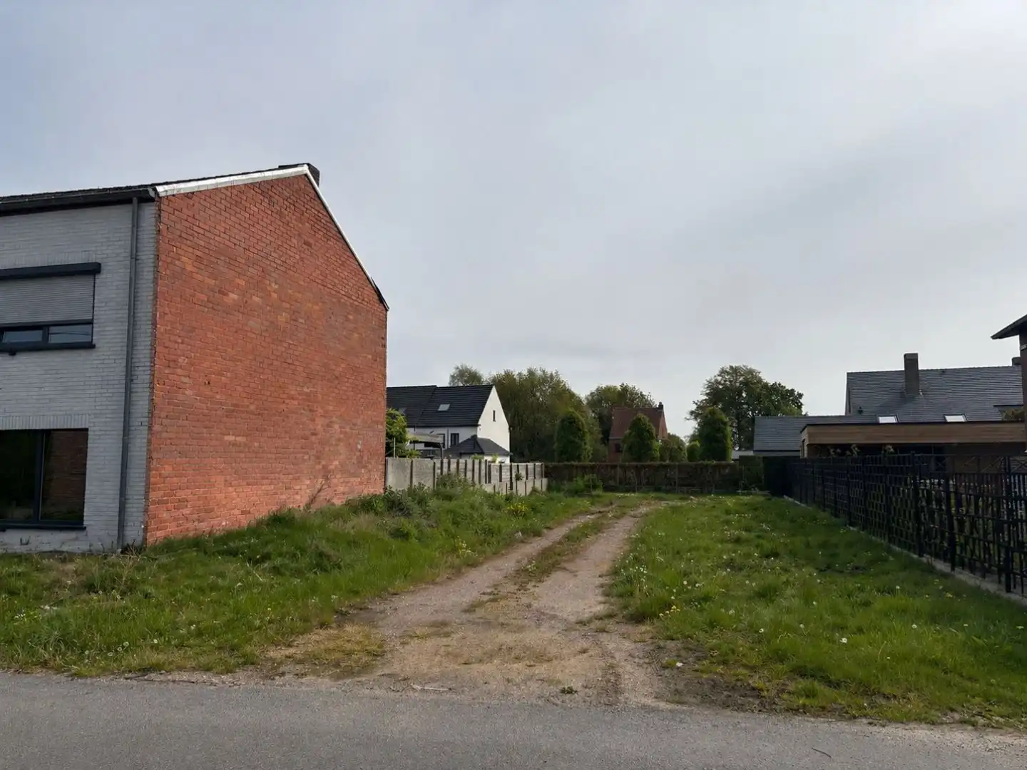 Bouwgrond voor HOB van 393m² , op wandelafstand van het centrum !  foto 2