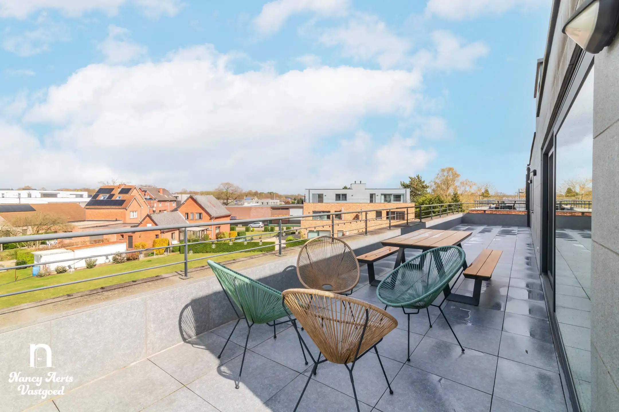 Lichtrijk penthouse met groot rondom terras en 2 parkings foto 27
