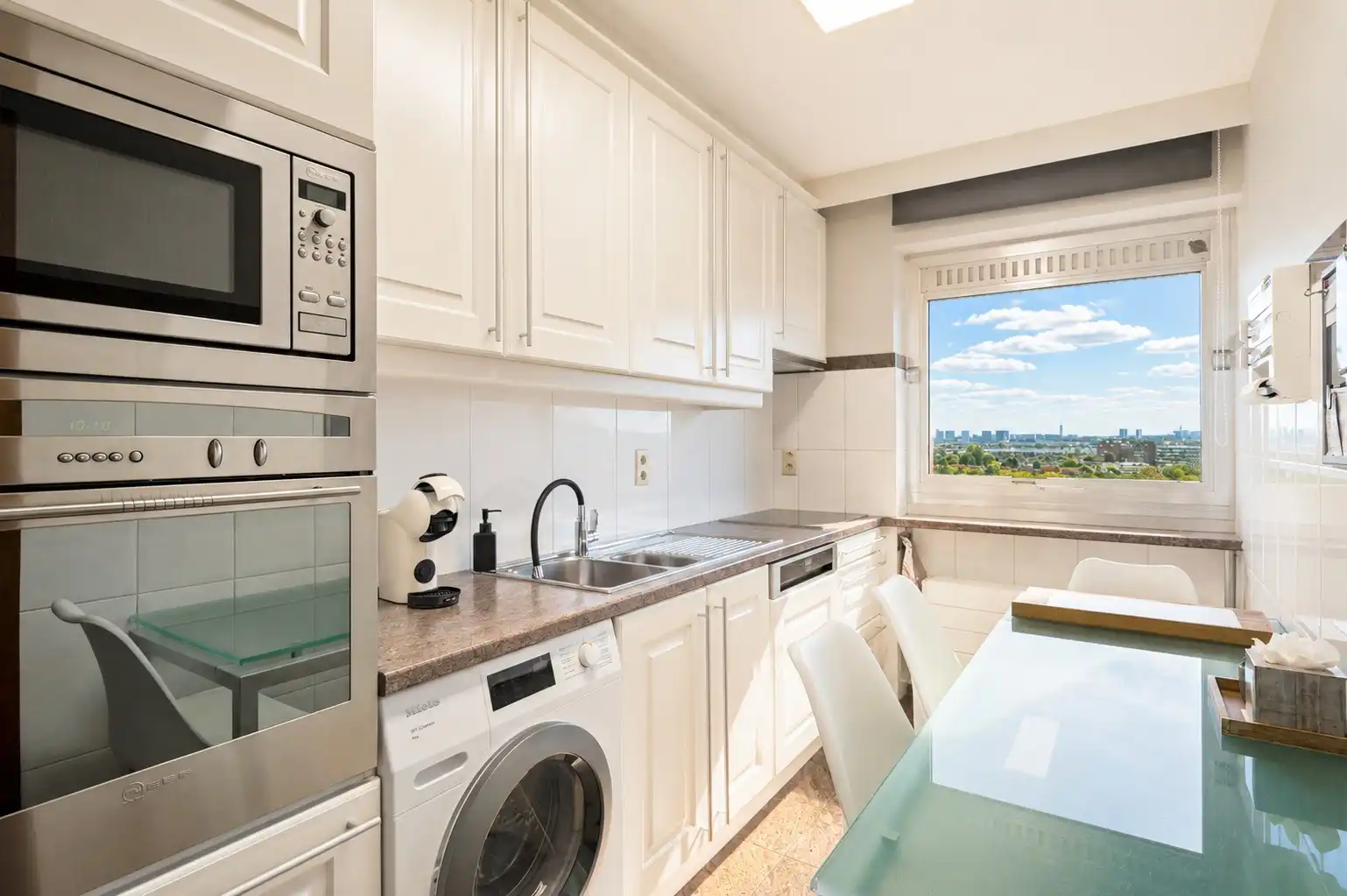 Prachtig appartement met panoramisch zicht foto 8
