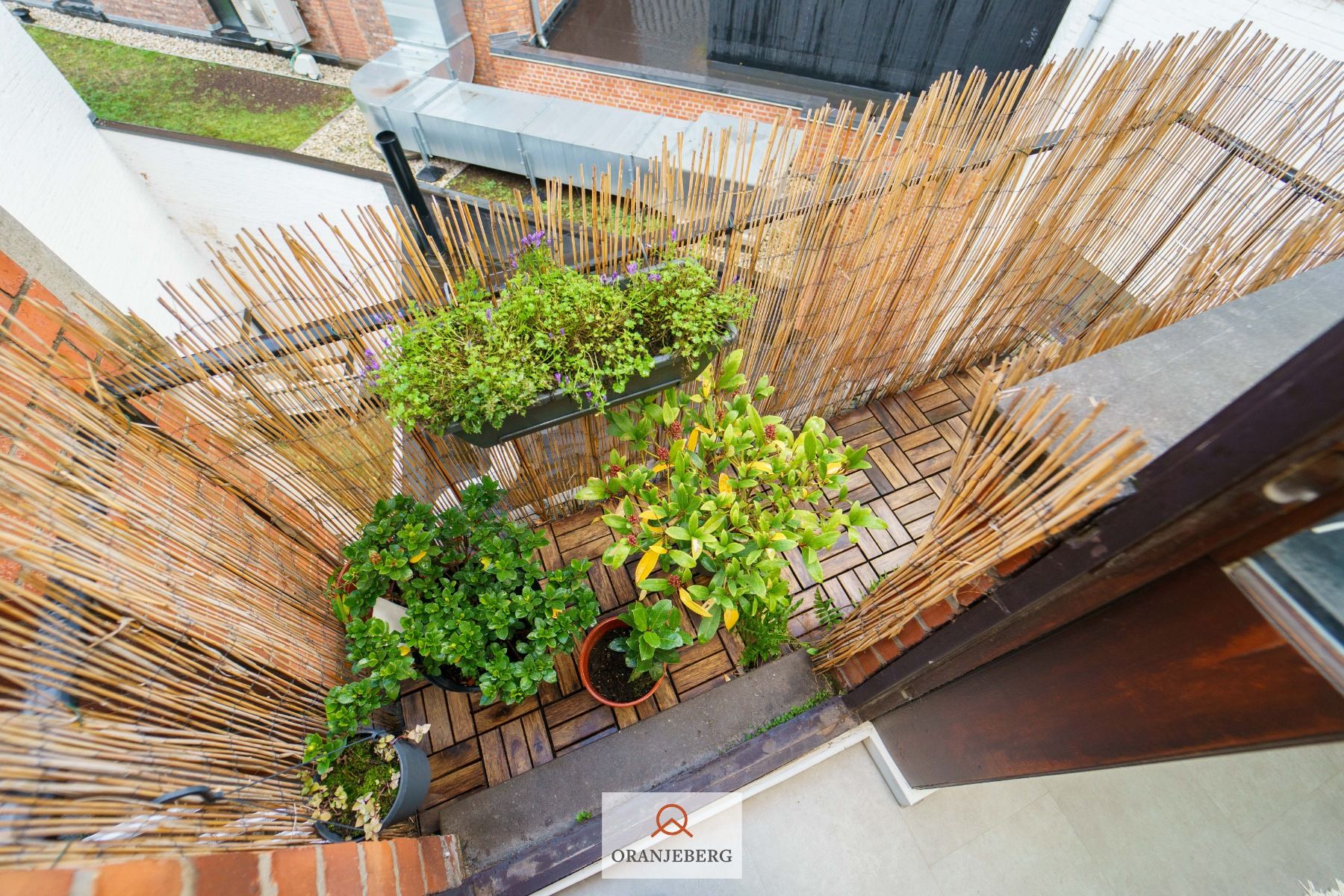 Uniek gelegen gerenoveerd appartement in hartje Gent op het Sint-Baafsplein foto 21