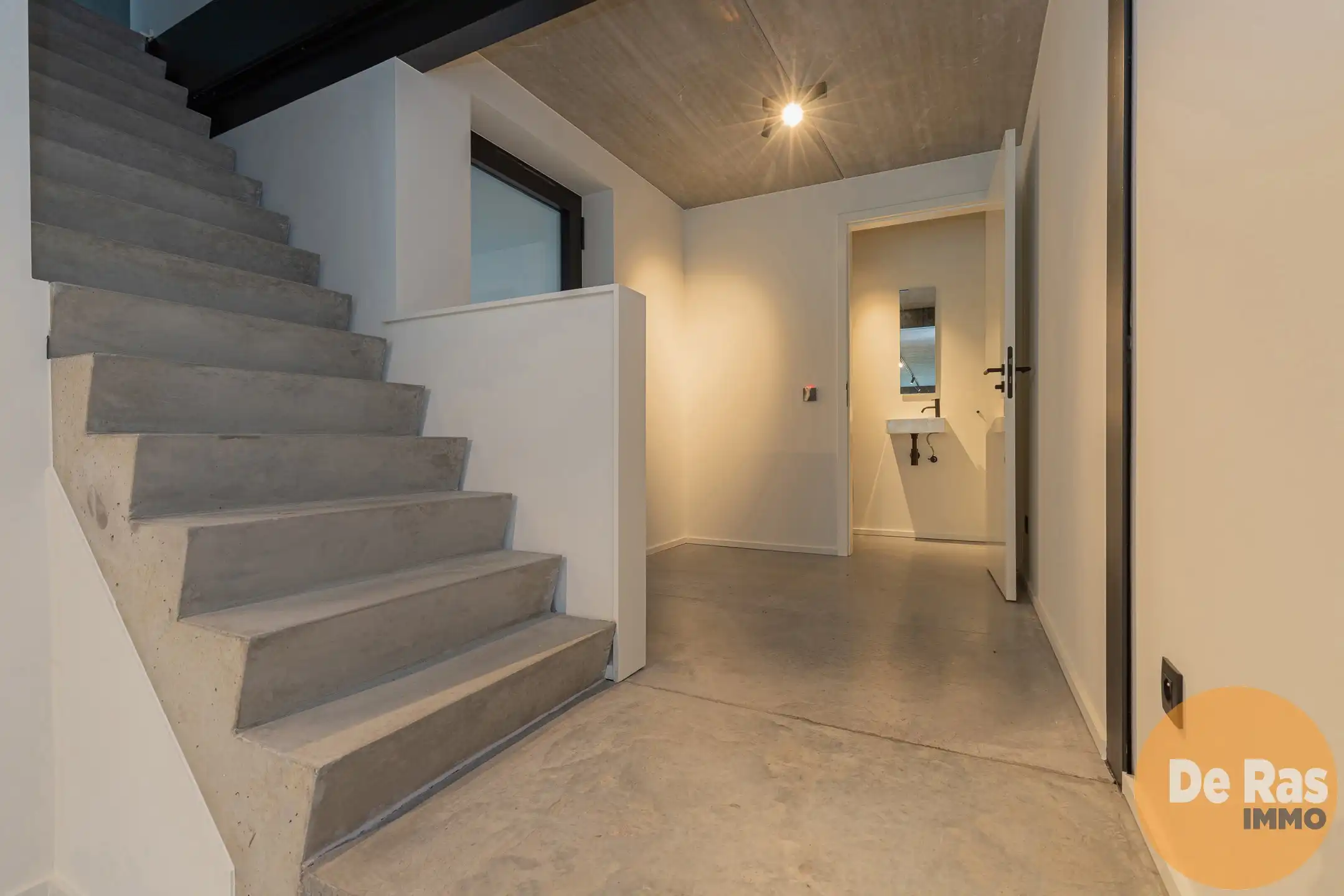 VLIERZELE - Nieuwbouwwoning in moderne betonarchitectuur foto 2