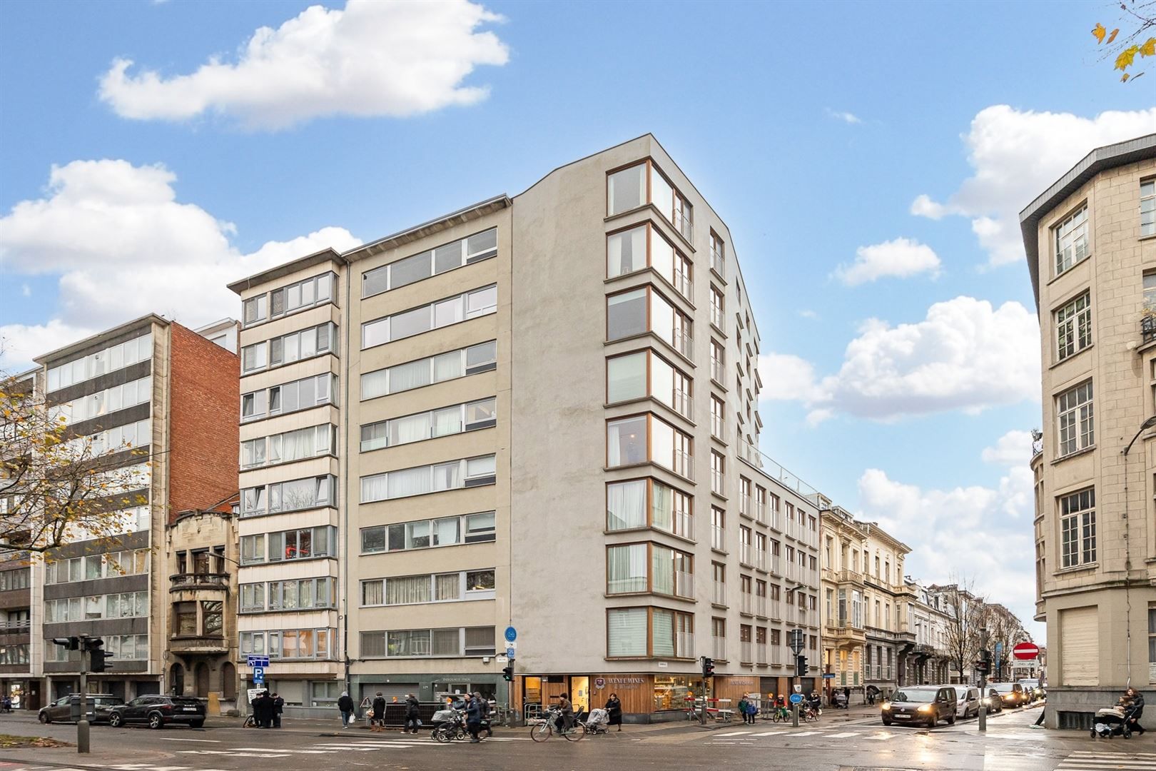 Centraal gelegen 1 slaapkamer hoekappartement  foto {{pictureIndex}}