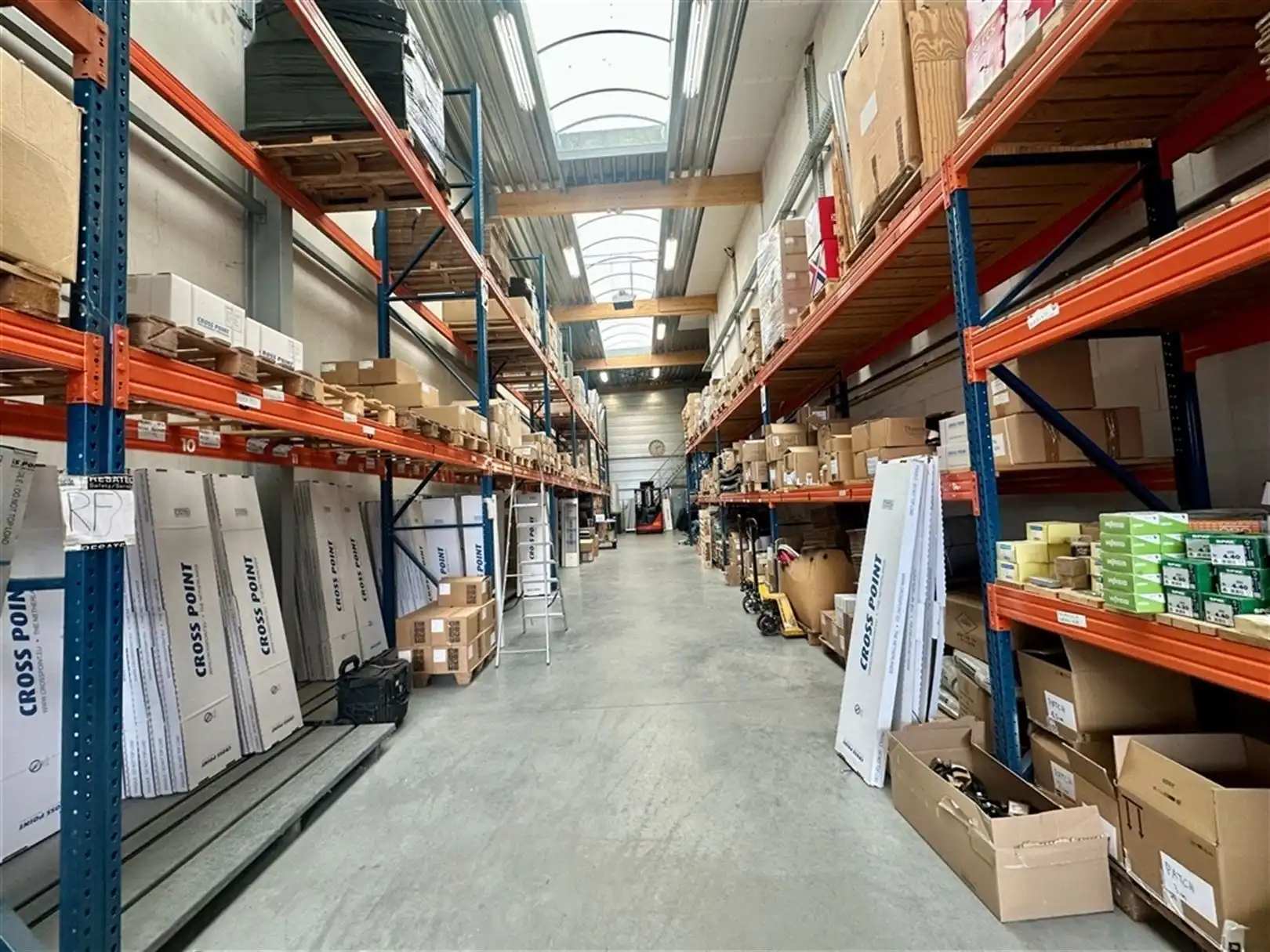 Magazijn met kantoren te koop in Gent nabij R4 foto 6