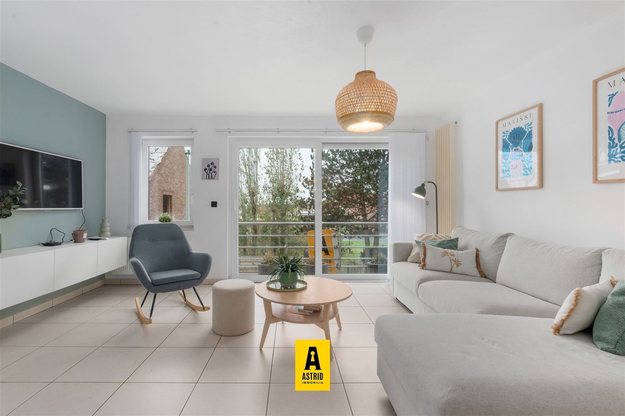 Instapklaar zonnig 2-slaapkamerappartement en garage in Bredene foto 2