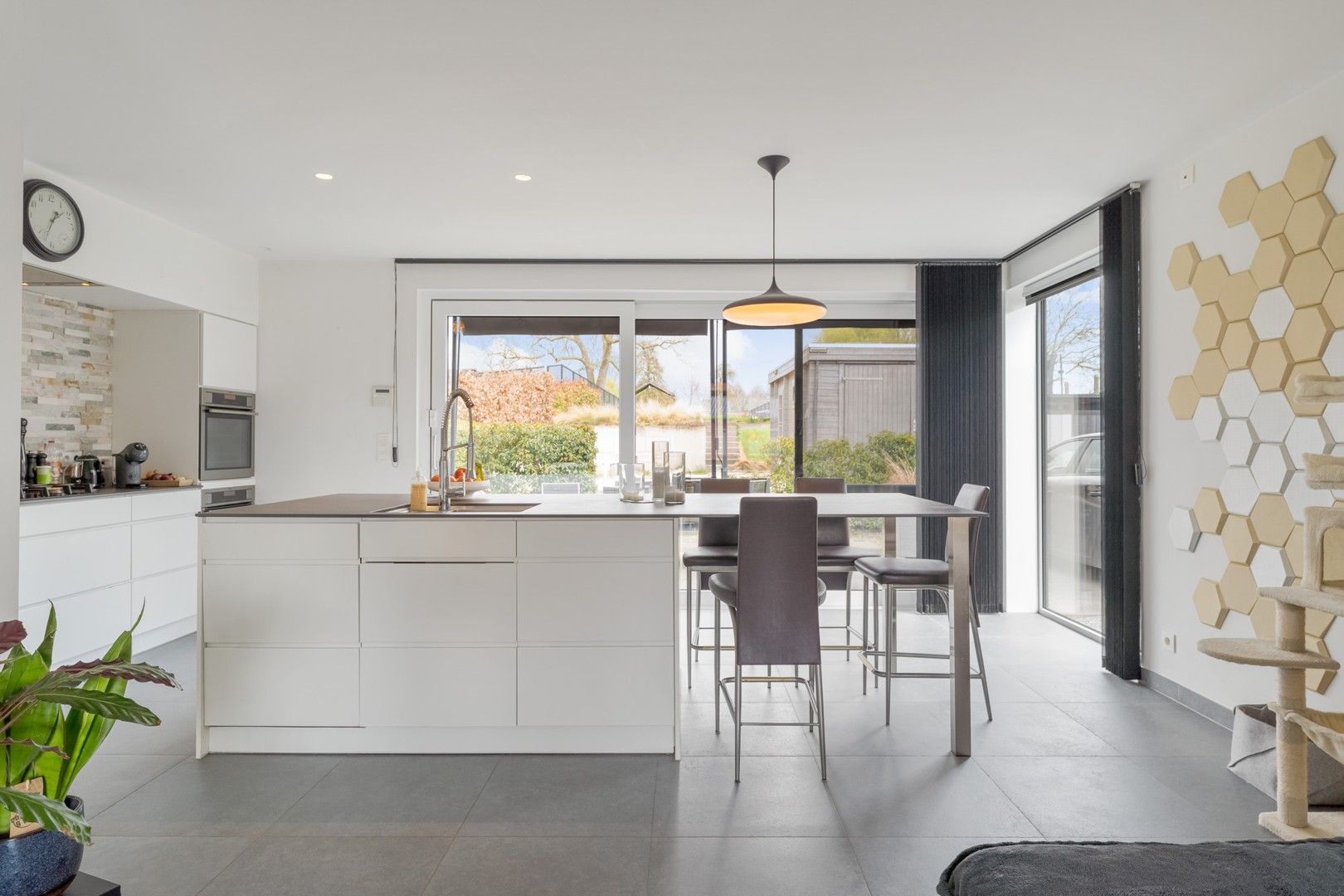 INSTAPKLARE MODERNE WONING MET PRACHTIG VRIJ ZICHT IN ALKEN foto 7