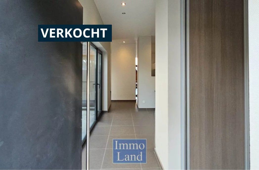 Zeer energiezuinige rustig gelegen woning, binnen de grote ring van Hasselt. foto {{pictureIndex}}