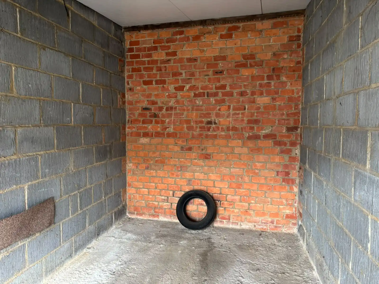 Gesloten garagebox te huur foto 8
