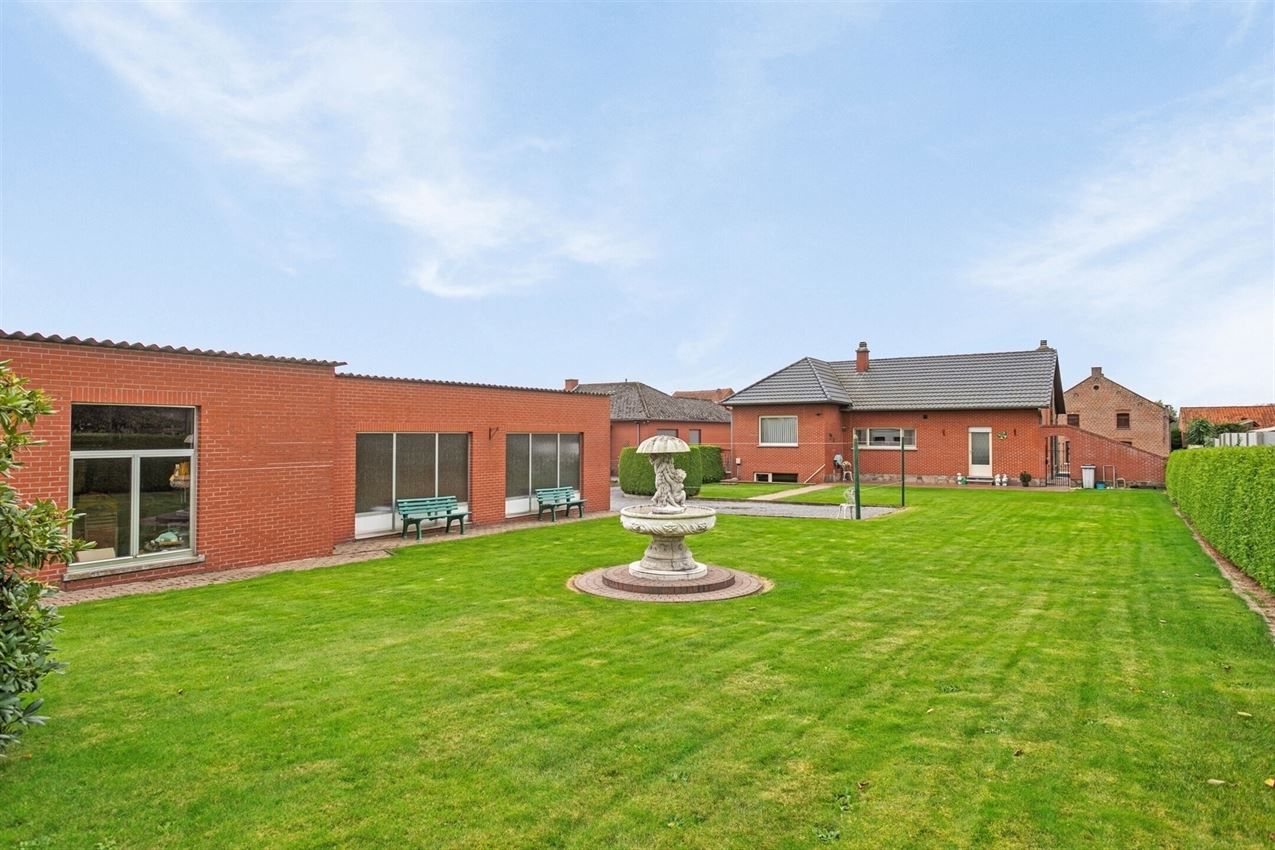 Instapklare woning, 3slk, met weiland 52a foto 41