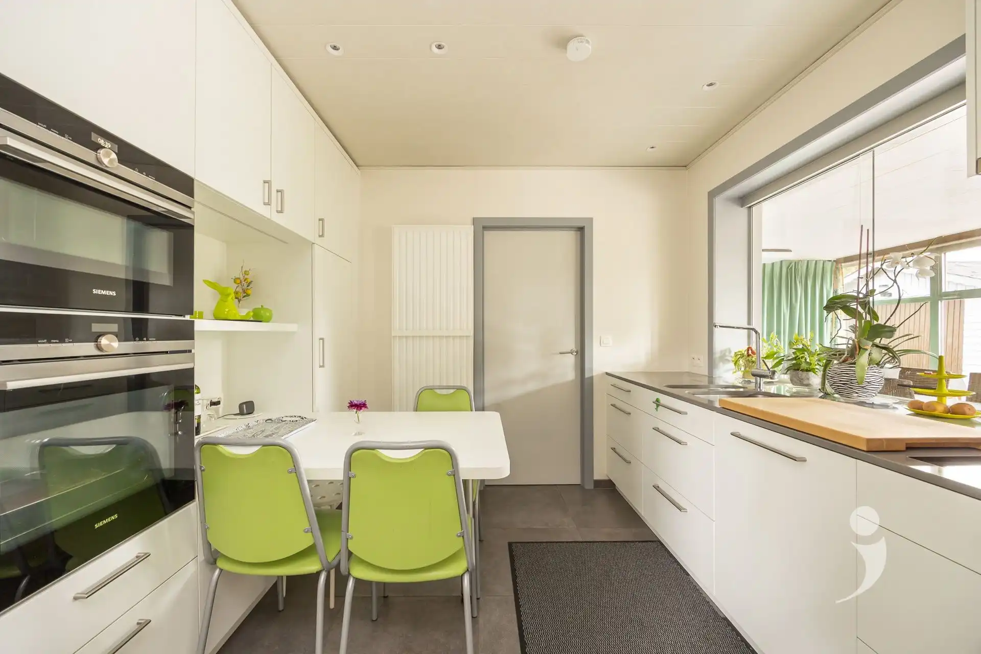 Instapklare woning in zeer rustige woonwijk! foto 6