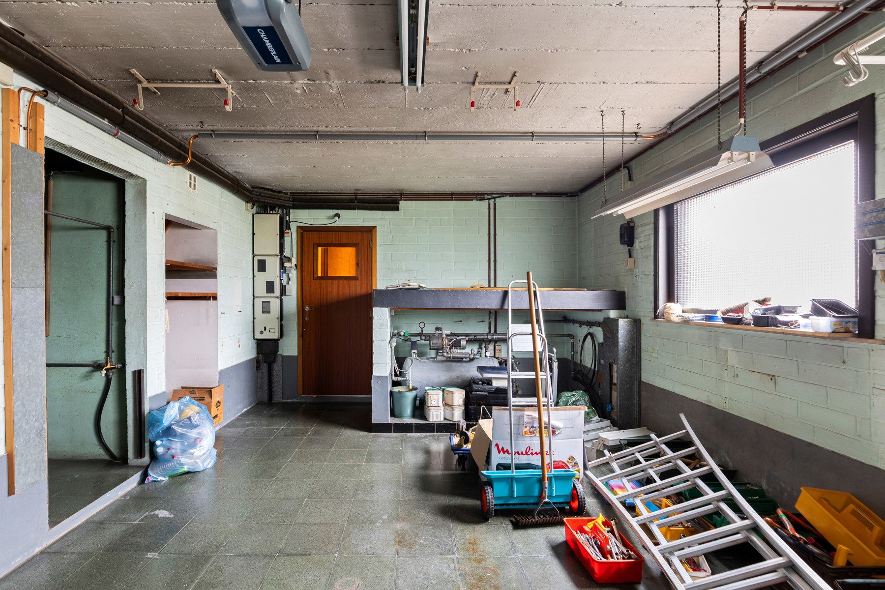 Te renoveren woning in een residentiële wijk foto 17