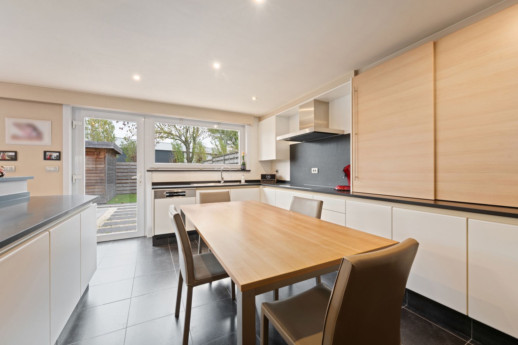 Rustig en centraal gelegen instapklare woning met garage. foto 9