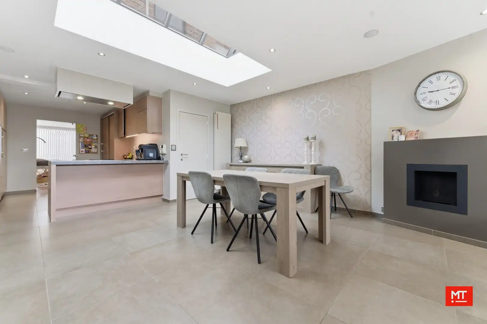 Centraal gelegen instapklare woning met 3 slaapkamers, zonnige tuin en praktijkruimte in Langemark foto 5