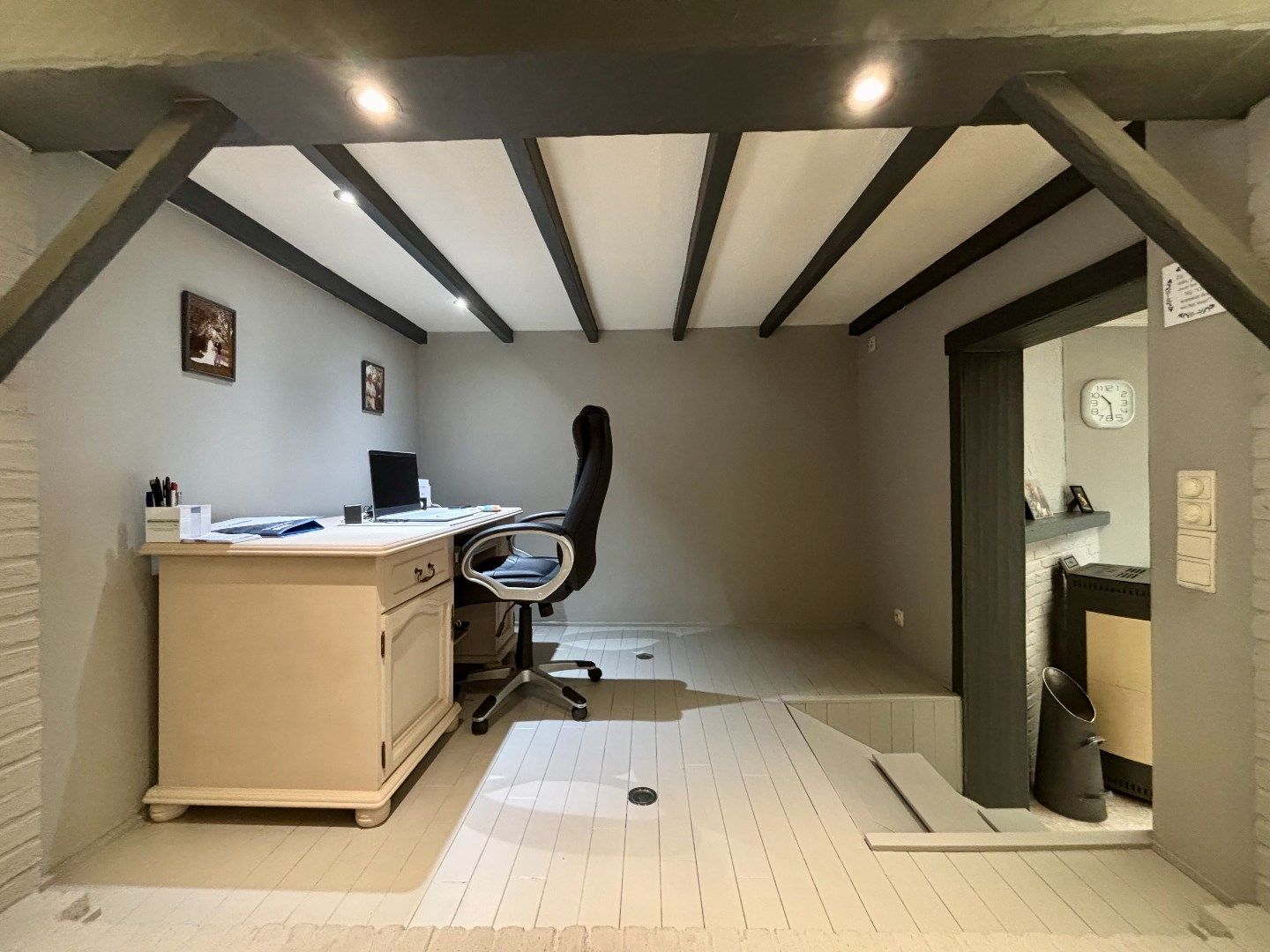 Ruime verzorgde half open woning met tuin en garage. foto 10