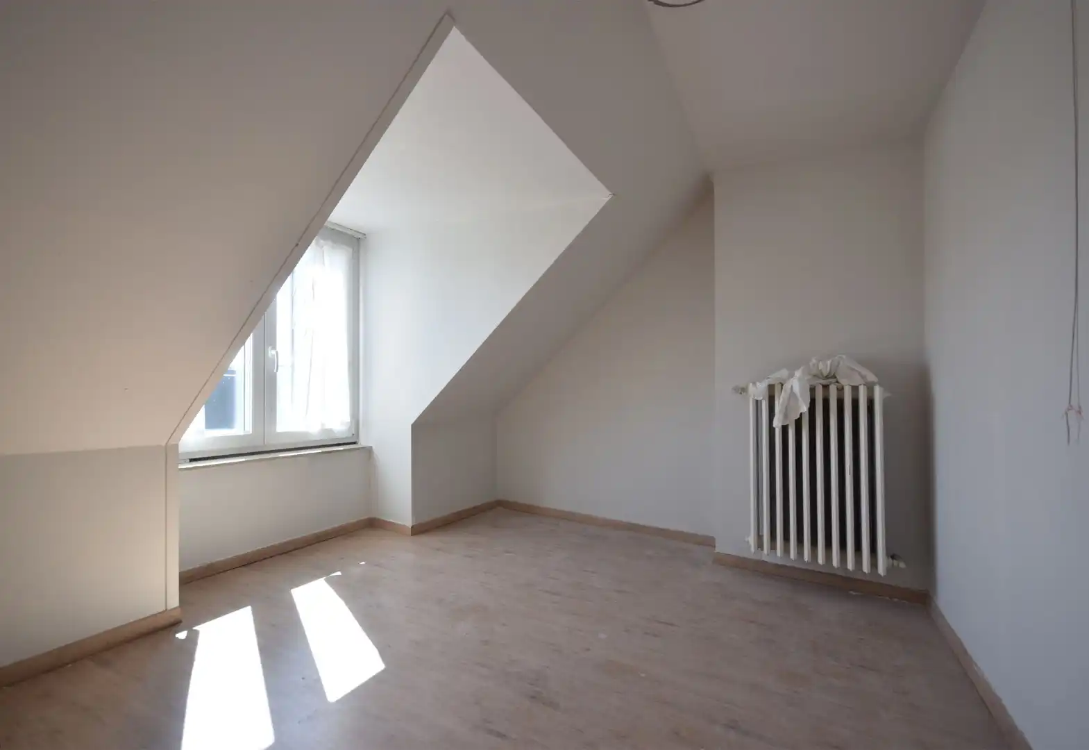 Gezellig duplexappartement te huur in het centrum van Lichtervelde, vlakbij het station foto 9