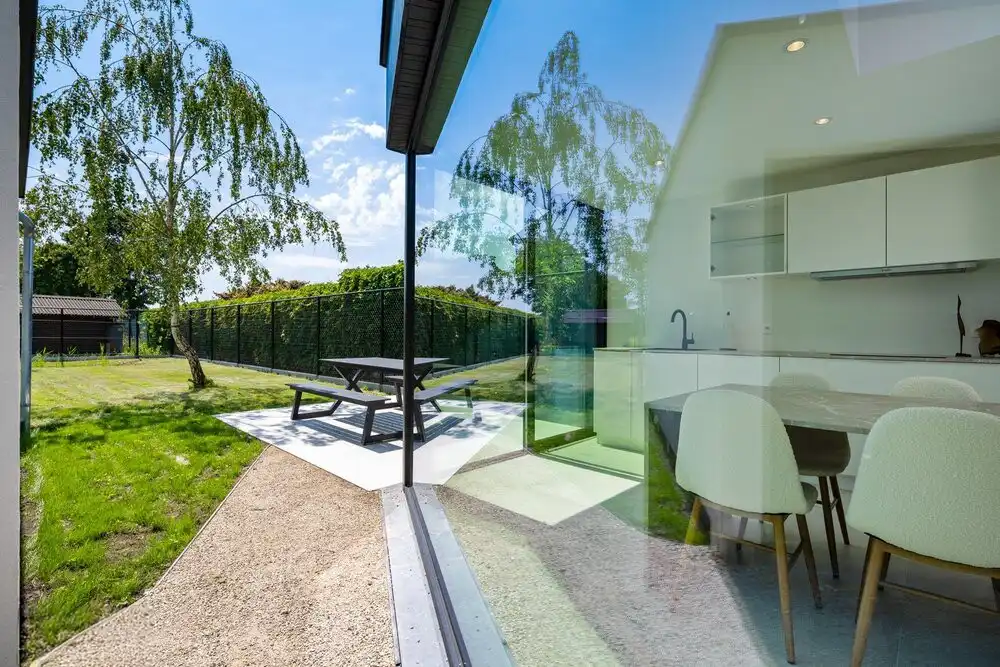 Prachtig vernieuwde bungalow te Schriek foto 16