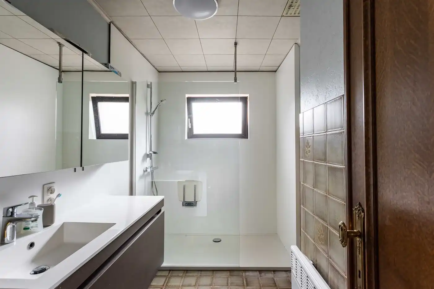 Gezellige woning met centrale ligging in Zwevegem foto 8