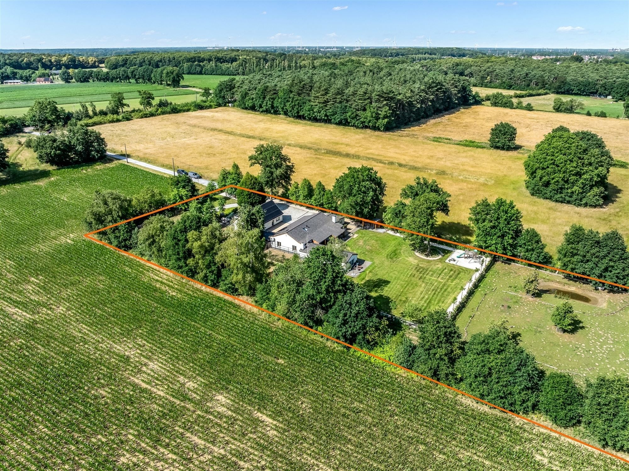 CHARMANTE WONING MET 5 SLAAPKAMERS OP UNIEK GELEGEN PERCEEL VAN 6600M² foto 39