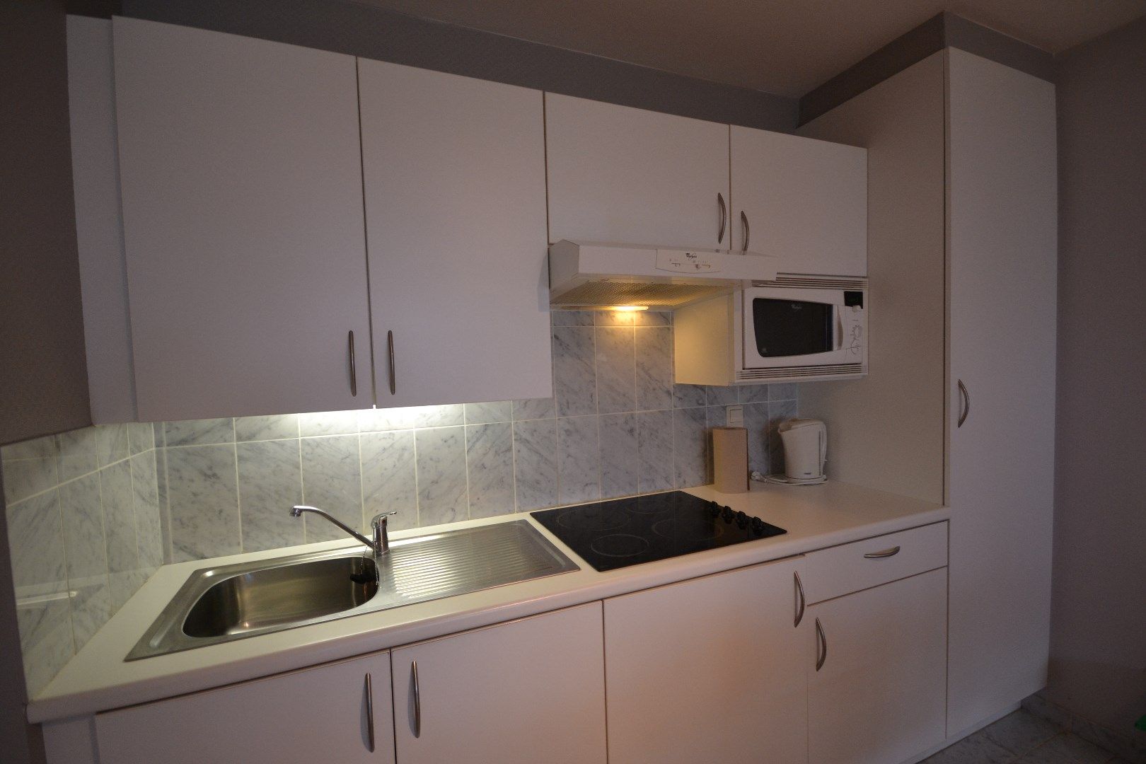 Appartement met slaapkamer en slaaphoek op enkele meters van de zee te Koksijde foto 7