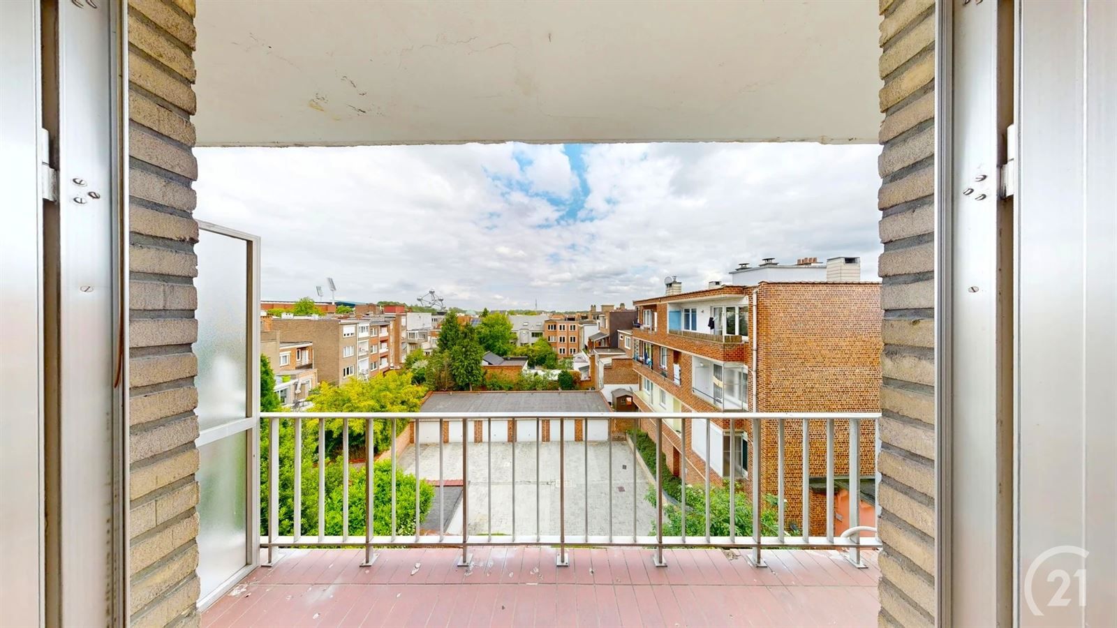 Lichtrijk appartement 2 slaapkamers met terras foto 3