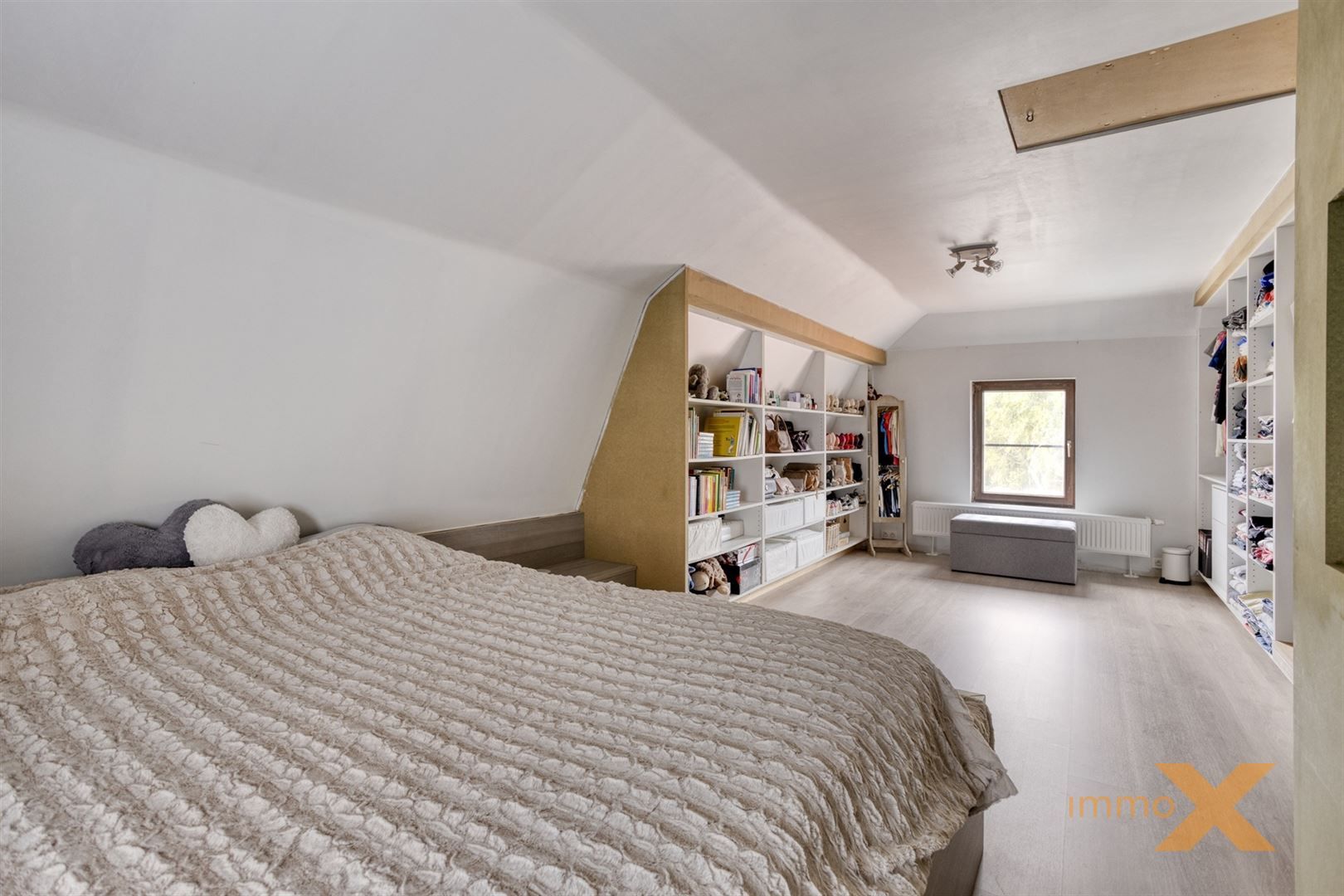 GEZELLIGE GROTENDEELS GERENOVEERDE WONING MET TUIN foto 13