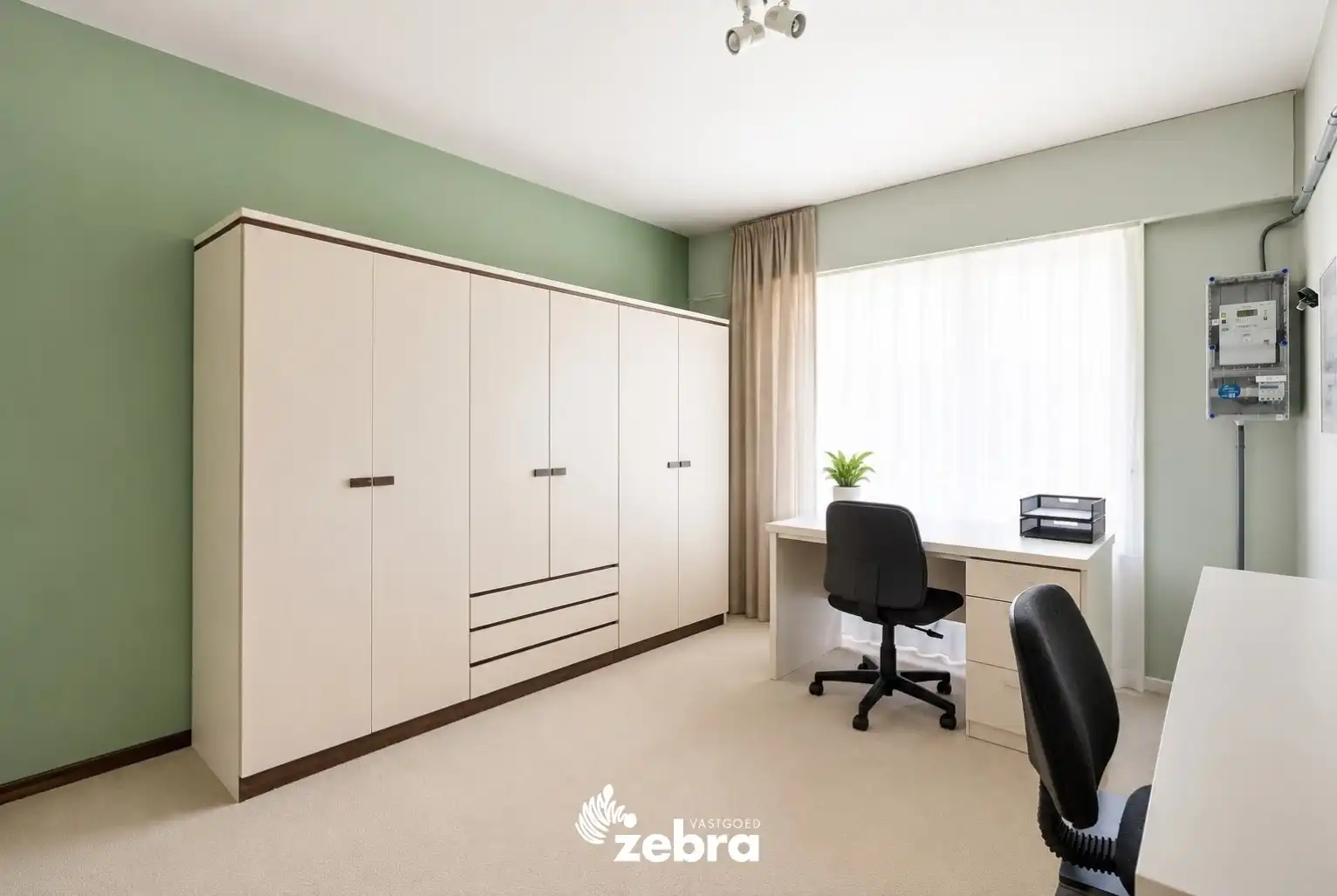 Te renoveren woning op een uitzonderlijk ruim perceel nabij het centrum van Tielt! foto 11