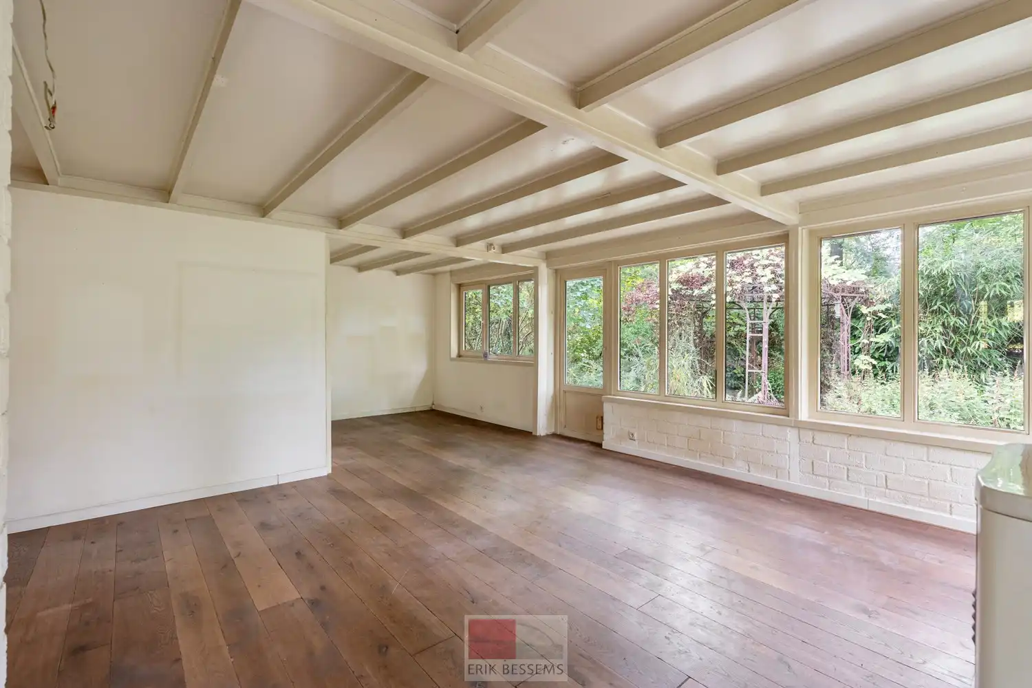Op te frissen bungalow, gelegen op het vakantiepark Sunclass Sonnevijver. foto 5