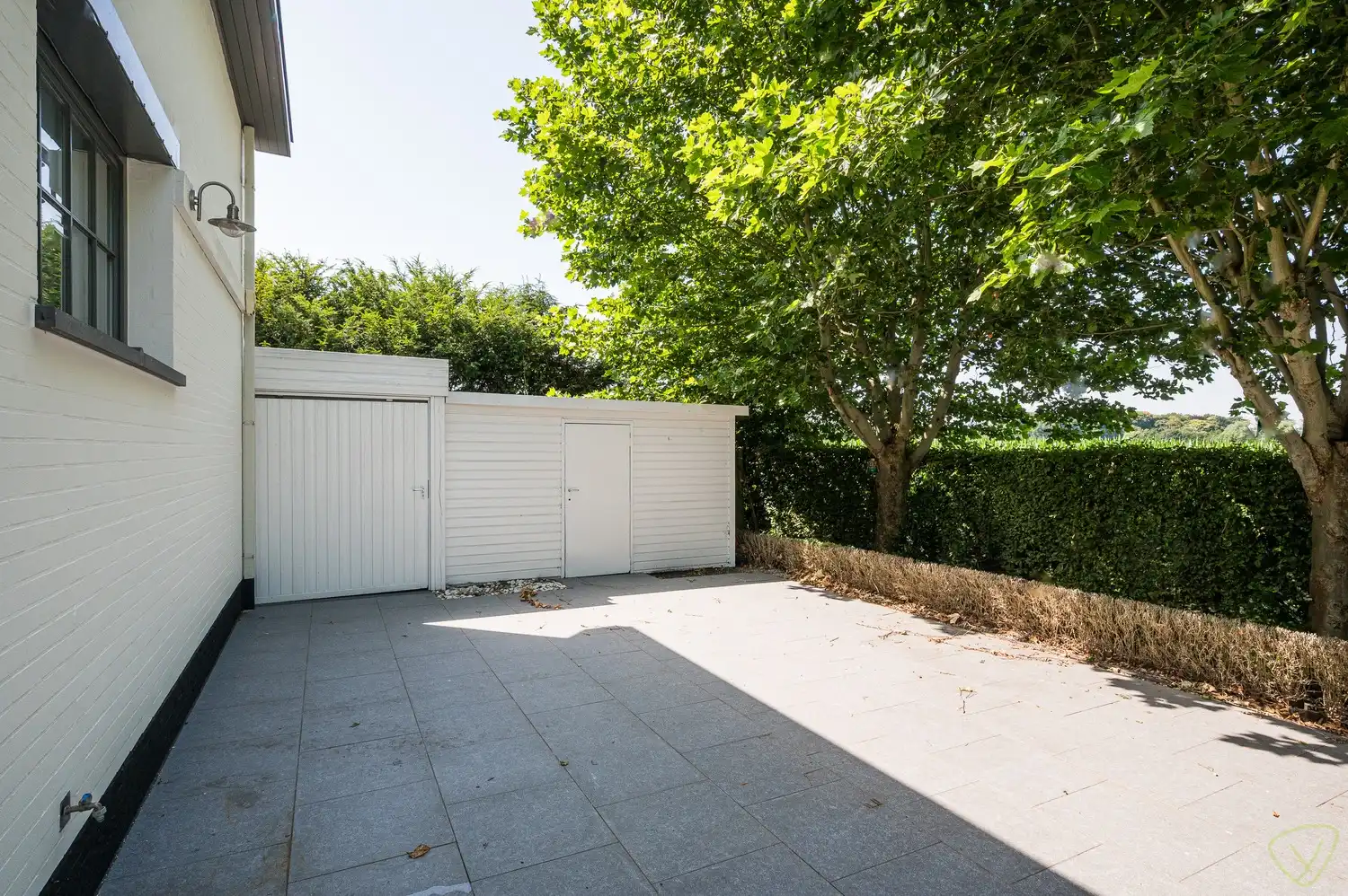 Veelzijdig handelspand met woonst op toplocatie in Lembeke foto 25