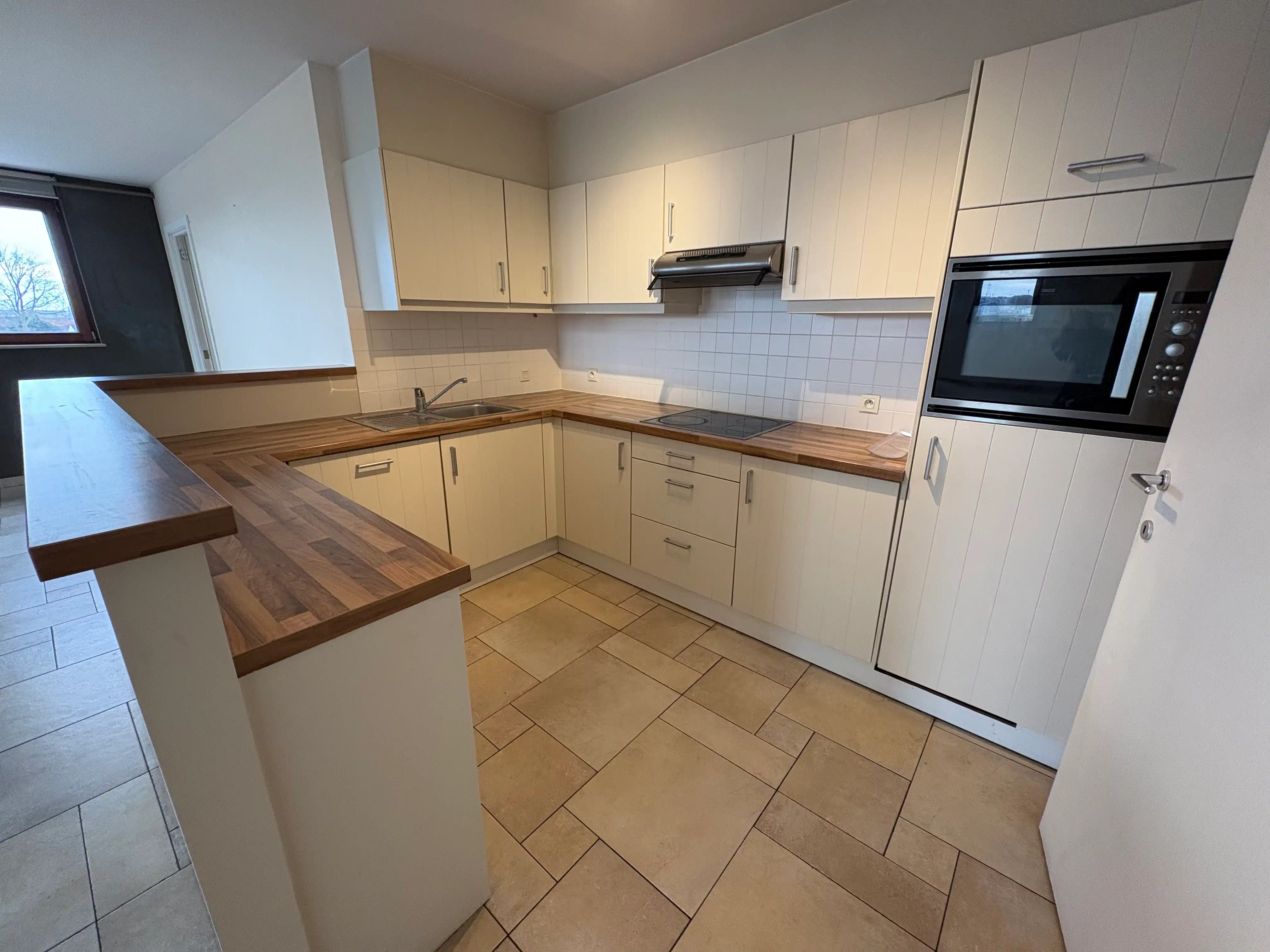 Heel ruim appartement met drie slaapkamers en twee terrassen te Zeebrugge. Mooi uitzicht op de Haven. foto 6