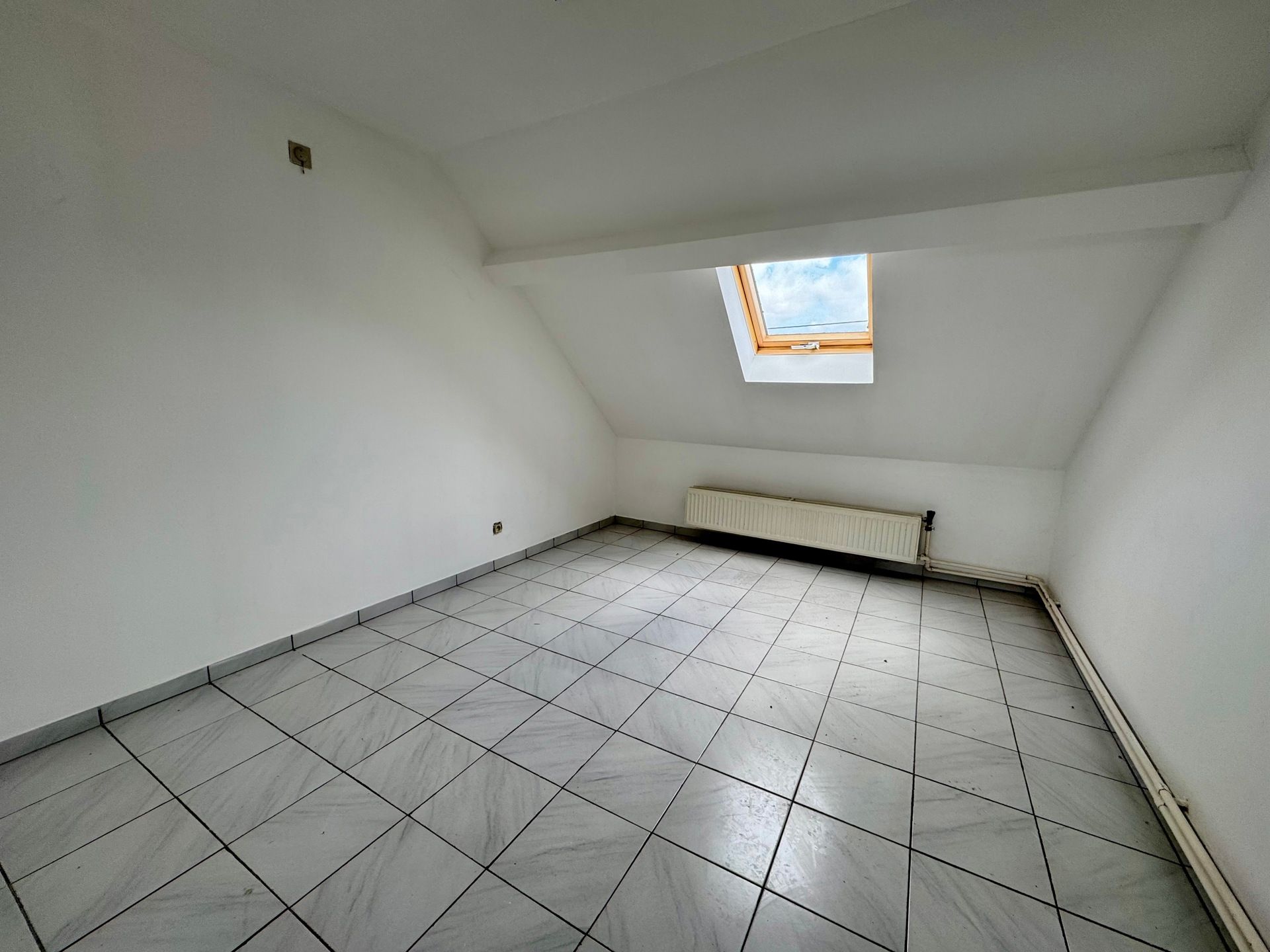 Kantoorruimte met duplex-appartement te Langdorp foto 16