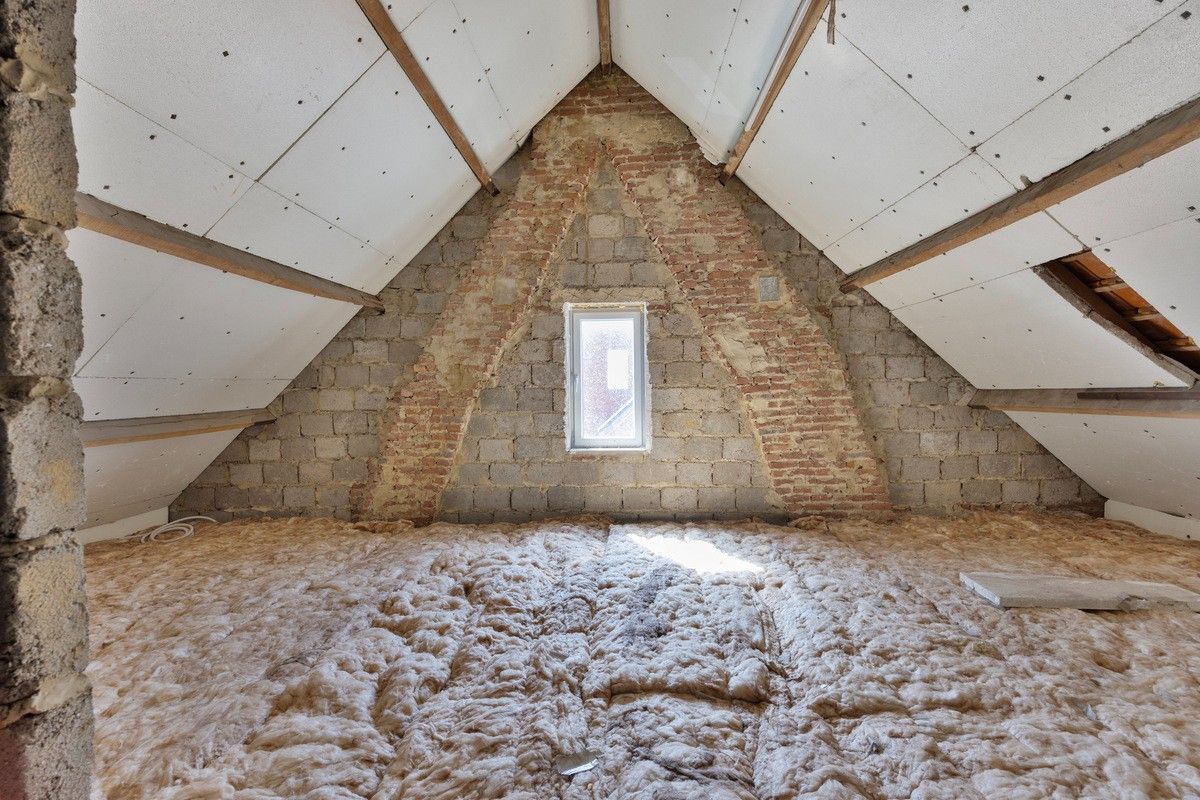 Instapklare, smaakvol gerenoveerde woning op een steenworp van het centrum van Lanaken. foto 30