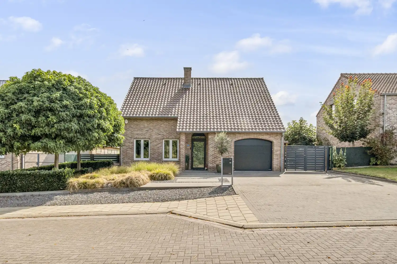Instapklare woning met drie slaapkamers en zuidwest georiënteerde tuin! foto {{pictureIndex}}