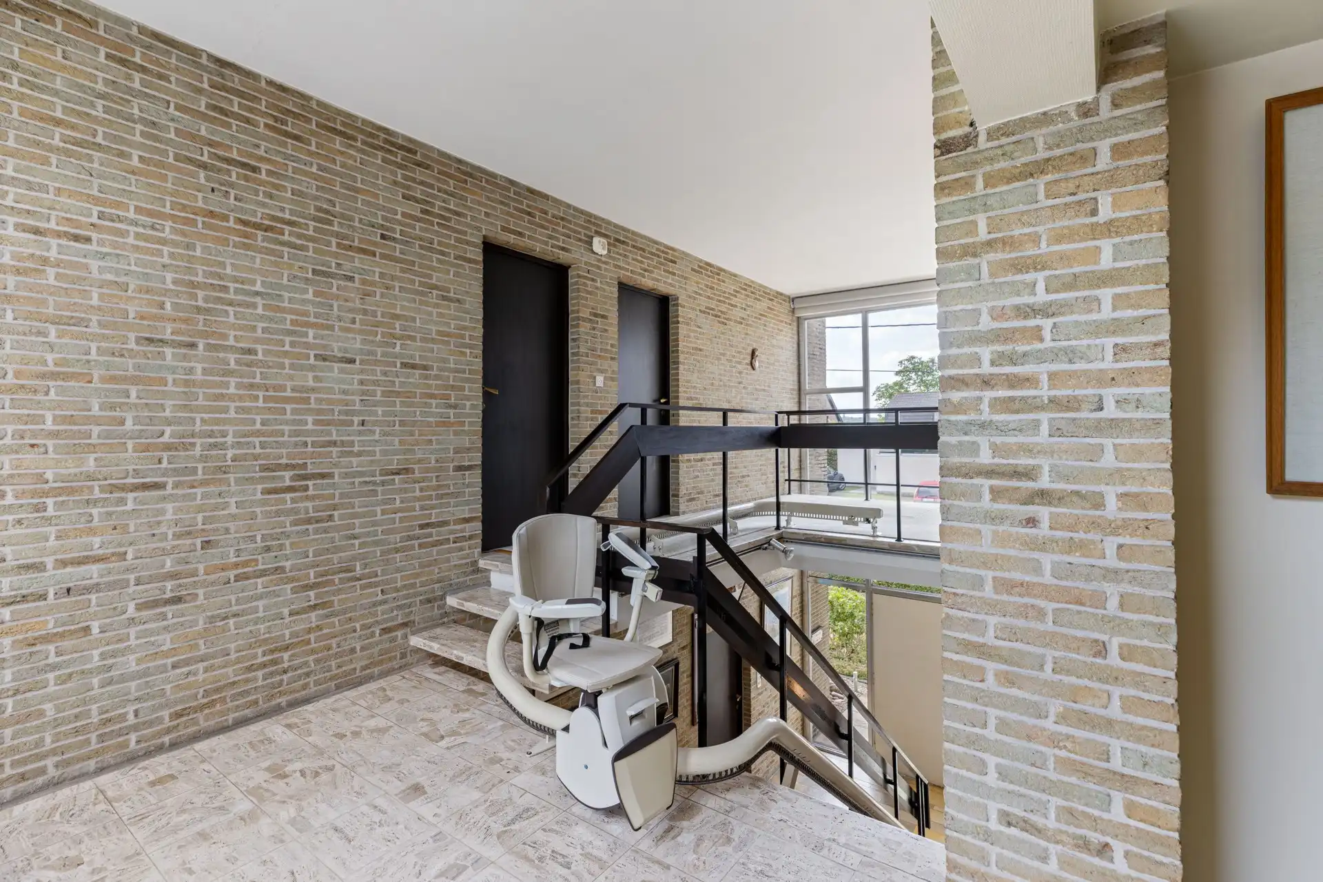 Karaktervolle architectenvilla op een royaal perceel van 1.286 m² getekend door architect Piet Pauwels foto 12