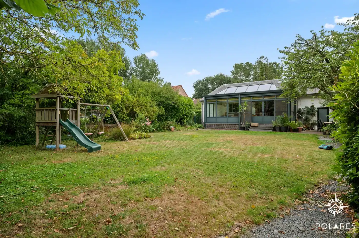 Ruime woning met 4 slaapkamers en mogelijkheden voor thuiskantoor of vrij beroep . foto 28