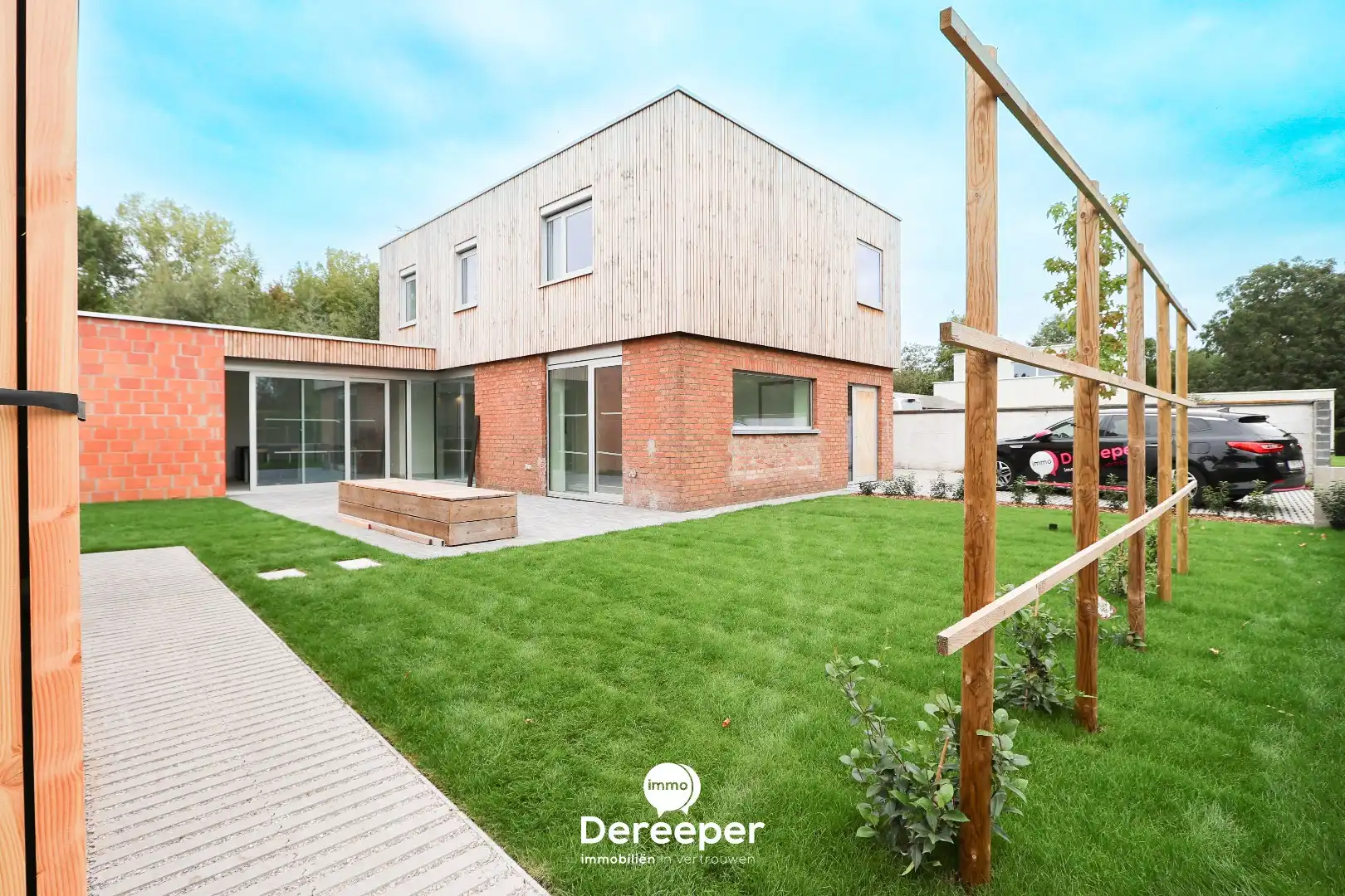 Prachtige, volledig gerenoveerde woning te huur in Zerkegem foto {{pictureIndex}}