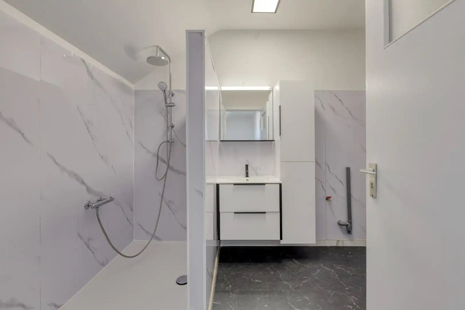 Knap vernieuwd appartement met dakterras en lift - energielabel B foto 11