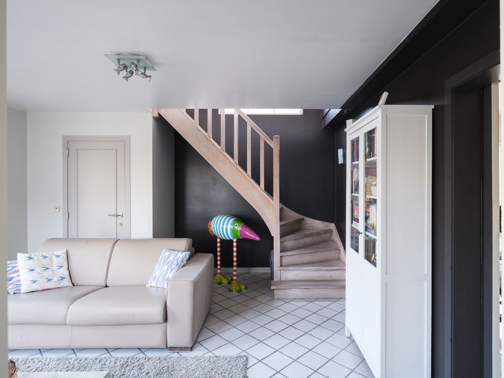 Instapklare, vrijstaande woning met zwembad op een zonnig perceel, drie slaapkamers en de mogelijkheid voor een praktijkruimte in een rustige omgeving. foto 22