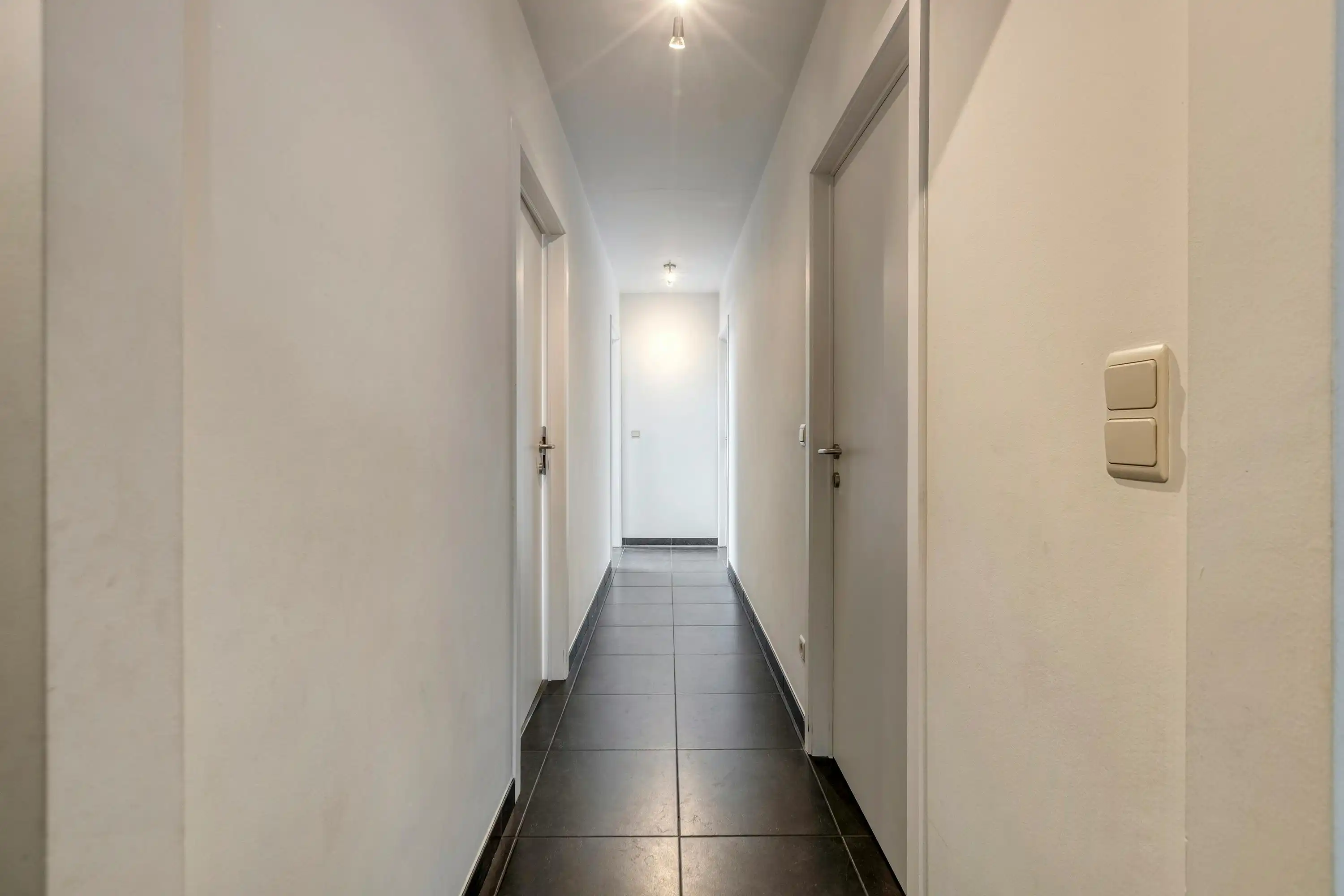 Centraal gelegen appartement met ruim terras en garagebox te Kuringen foto 11