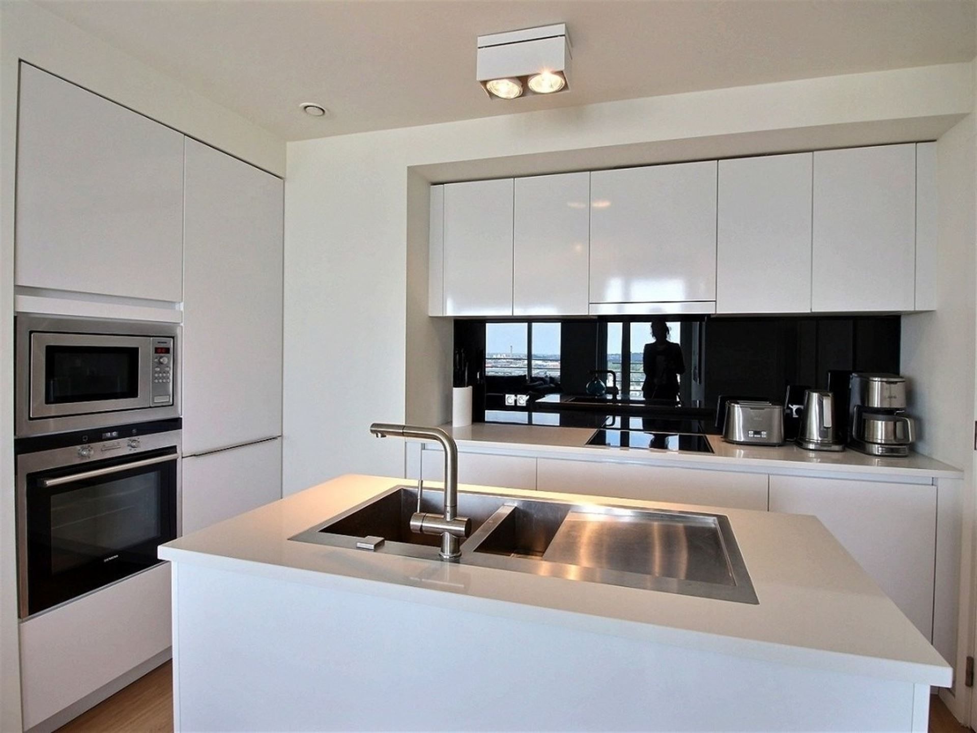 Modern en lichtrijk 2SK Appartement met terras - Akenkaai / Up-site Toor foto 6