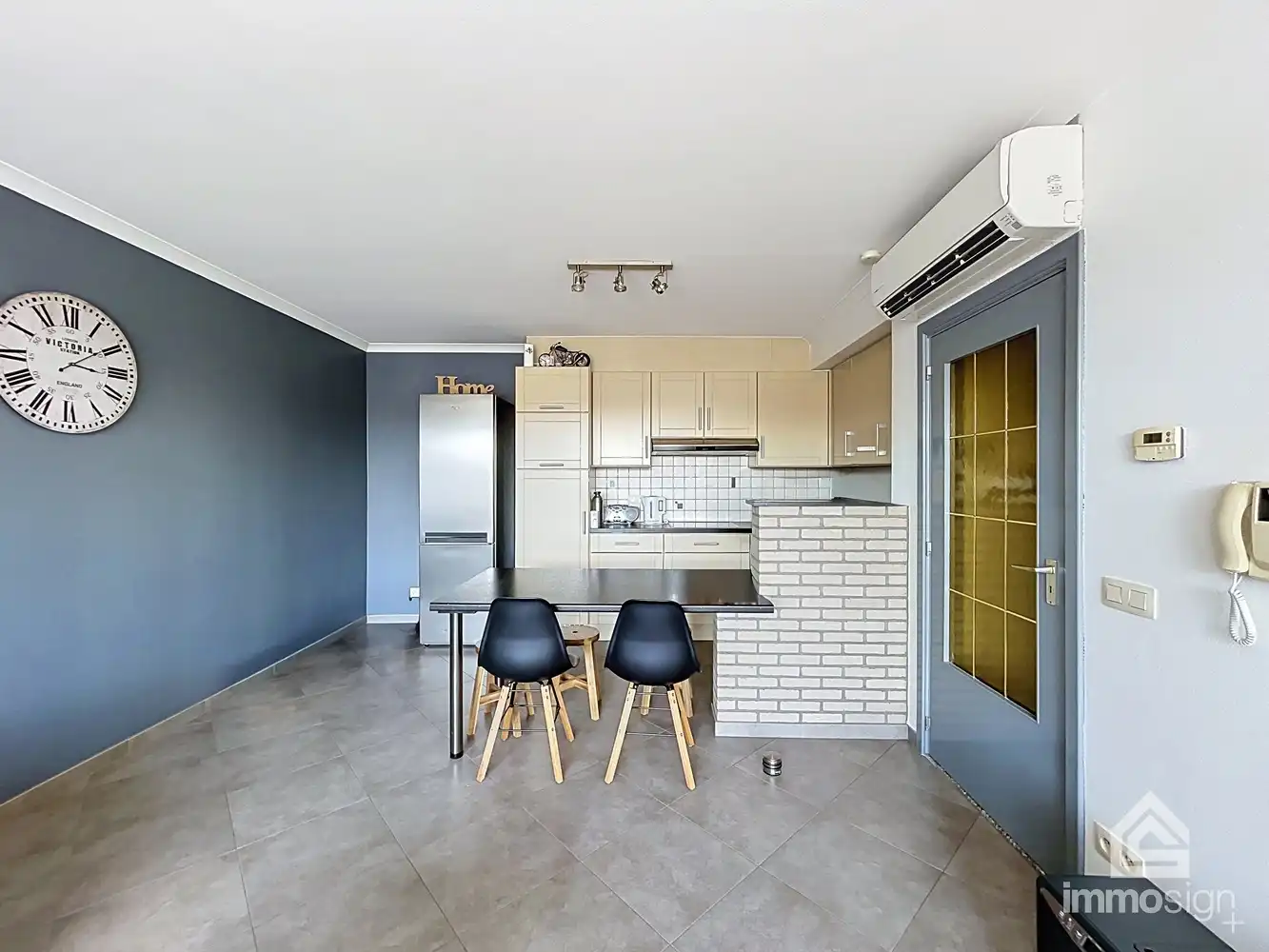 Praktisch appartement met twee slaapkamers in hartje Bree! foto 3