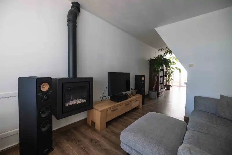 Gerenoveerde 2-slaapkamerwoning met terras te koop in Brugge foto 6