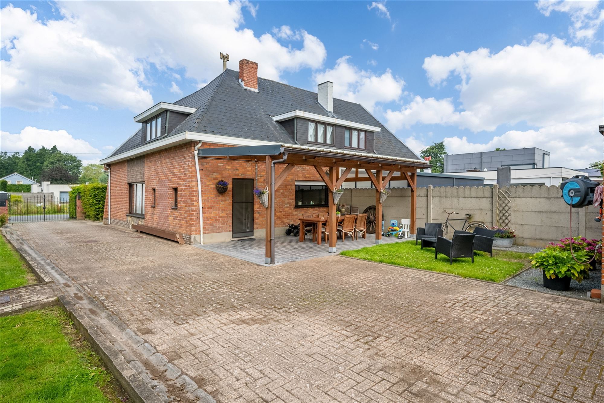 Woning te koop met atelier/magazijn en grote tuin! foto 5