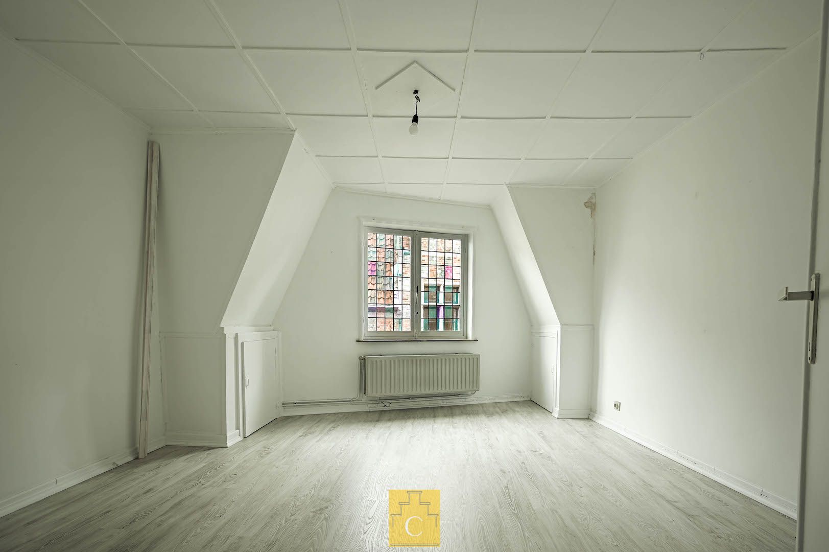 handelshuis op toplocatie vlakbij de Markt, dubbele 17e eeuwse trapgevel, knappe winkel/kantoor, 2 cosy appartementen met 2 à 3 slaapkamers, terras foto 21