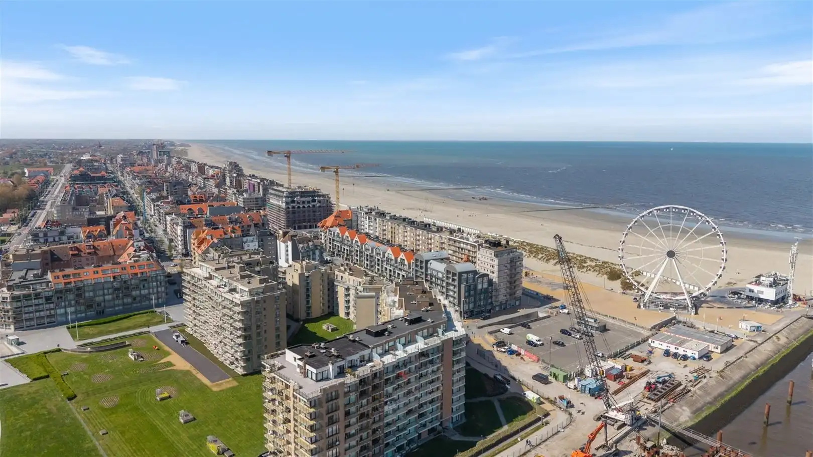 zongericht hoekappartement met prachtig terras en zicht foto 3