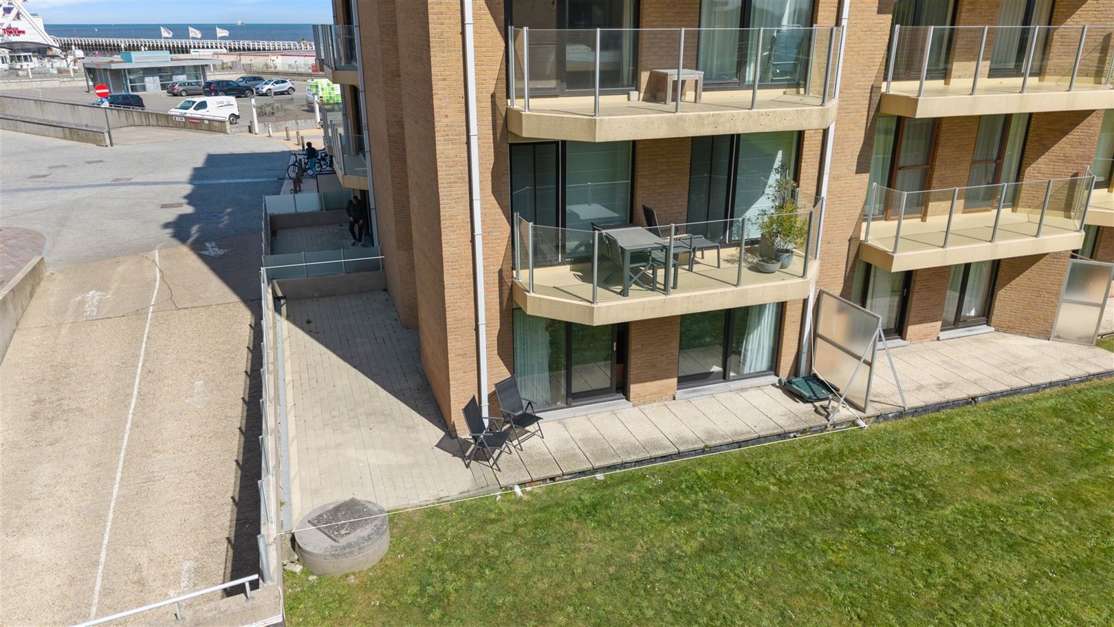zongericht hoekappartement met prachtig terras en zicht foto 3