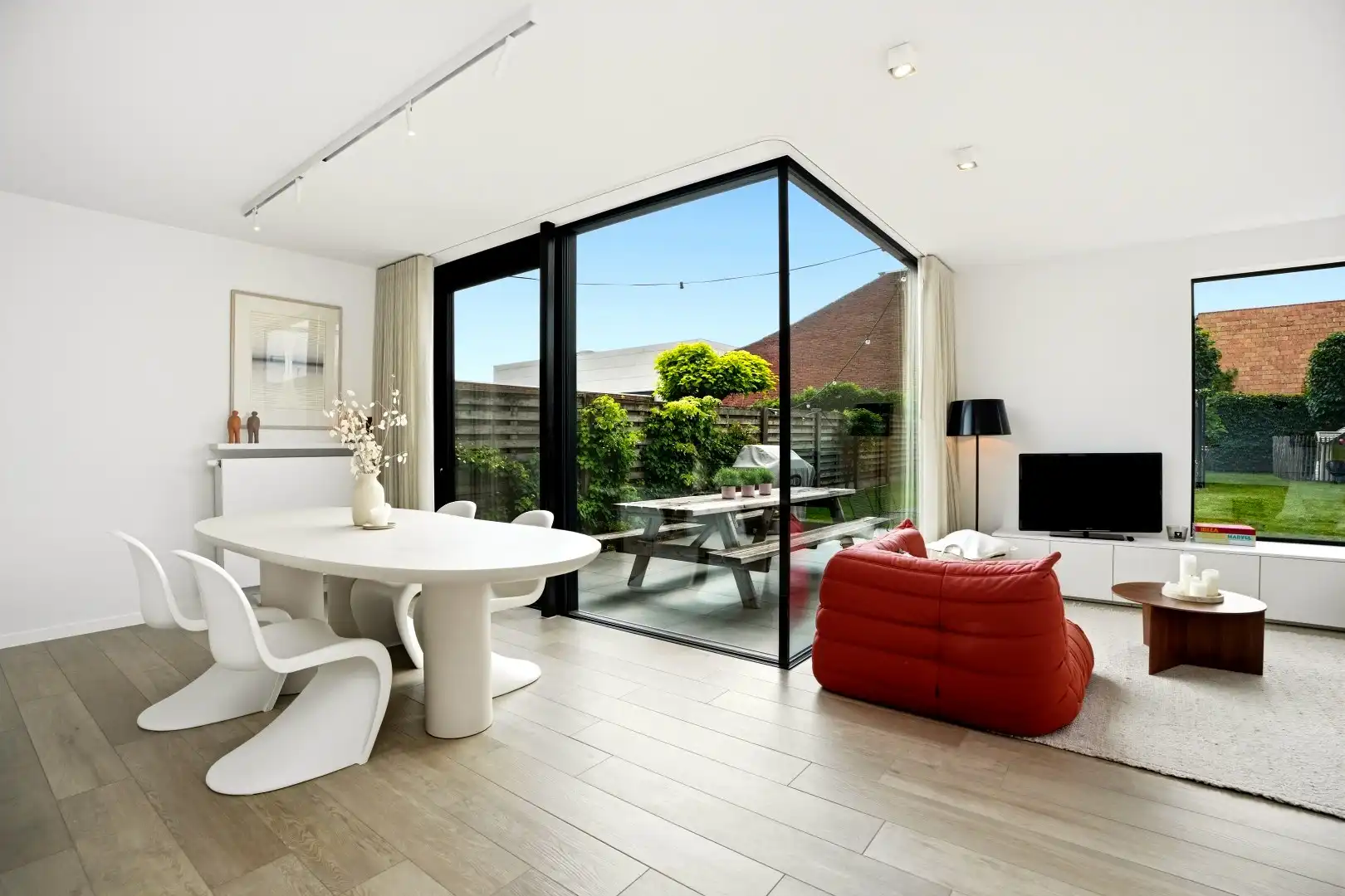 Uitzonderlijk knap gerenoveerde woning in Bavikhove met zonnige tuin, gelijkvloerse kamer en 3 slaapkamers foto 10