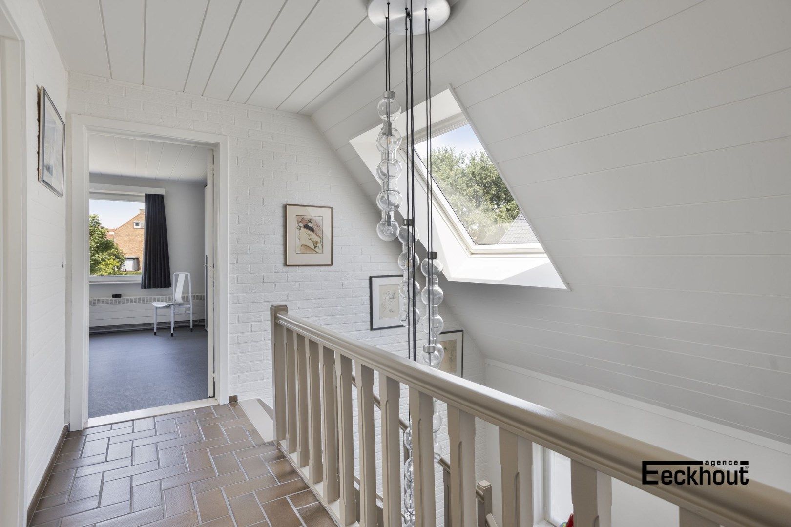 Instapklare villa met garage en aanpalend perceel bouwgrond! foto 14
