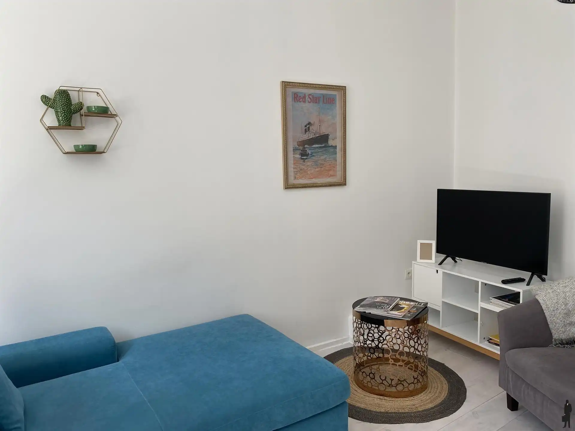 Gemeubeld appartement in een zijstraat van de Meir! foto {{pictureIndex}}