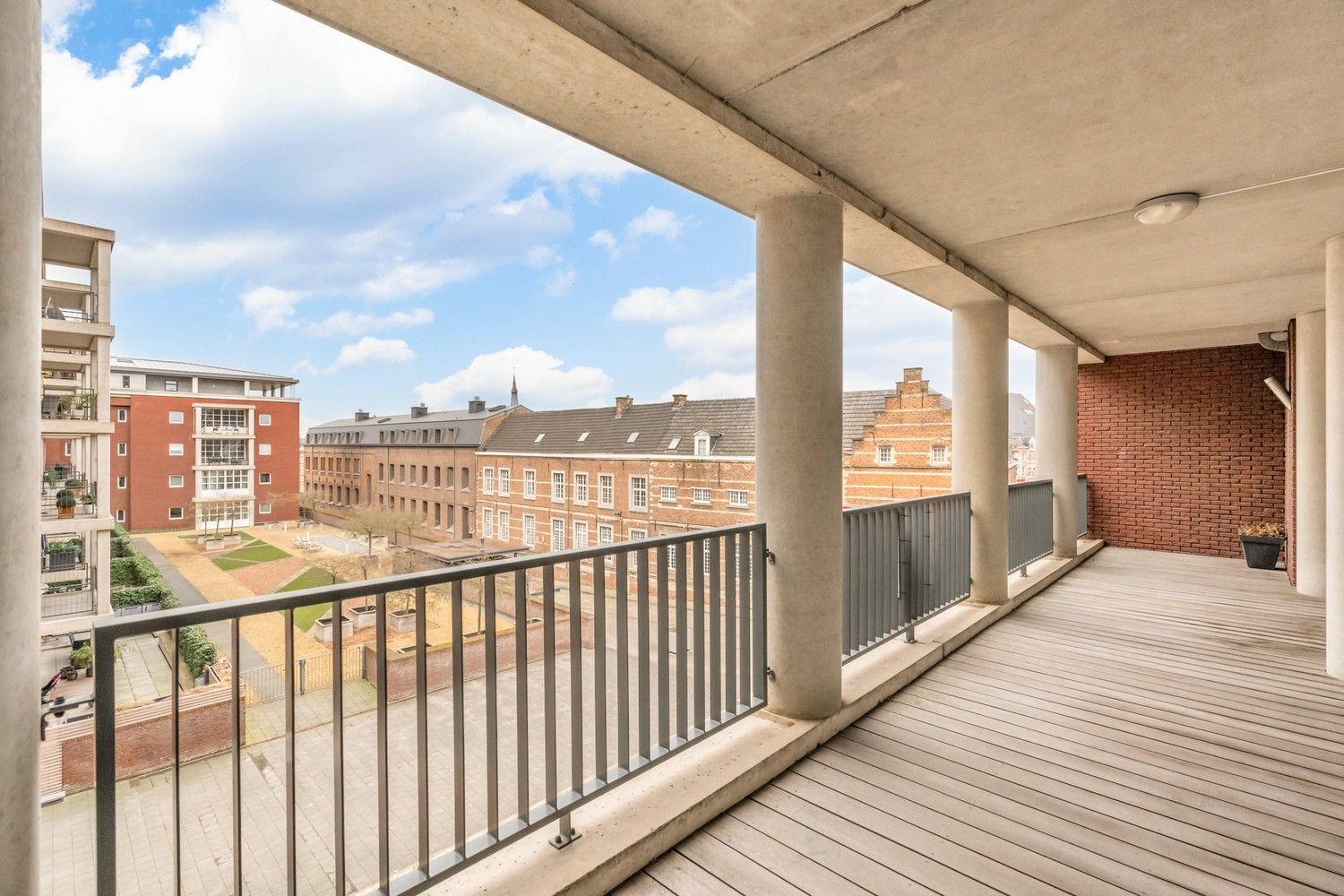 Uitzonderlijk appartement met 3 slaapkamers in het hartje van Sint-Truiden foto 4