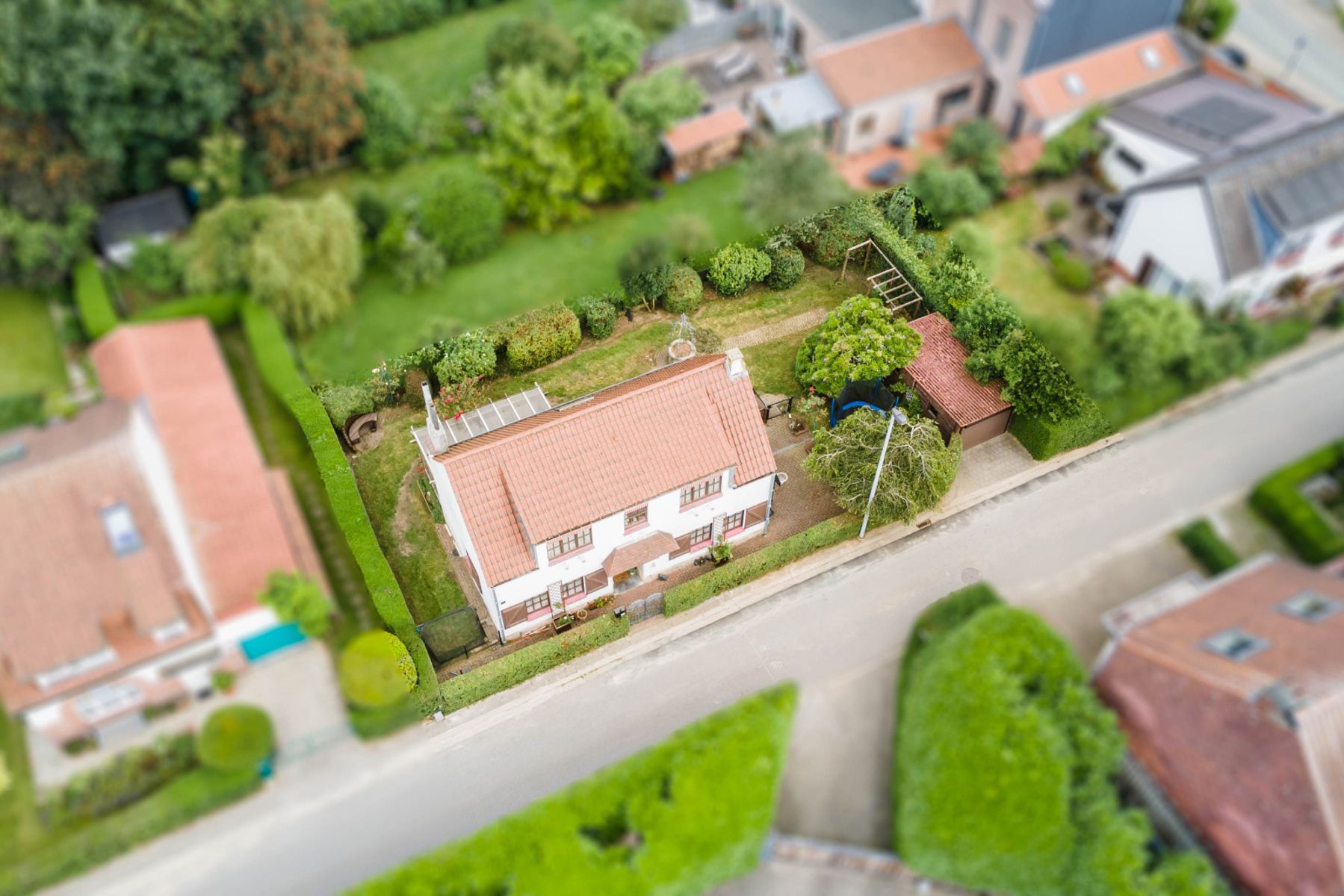 Charmante landelijke alleenstaande woning met tuin en garage foto 5