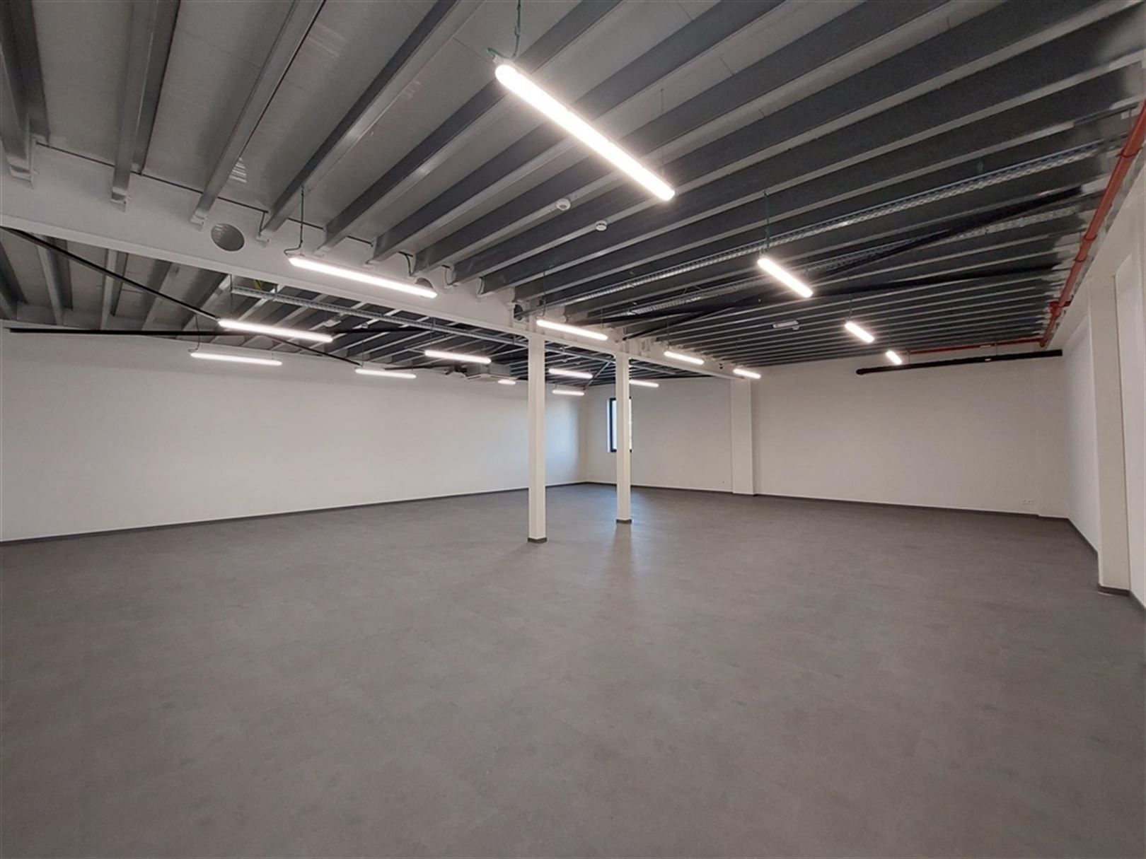 kantoorgebouw met 2x 400m² op her eerste en tweede verdiep - reeds ingericht foto 17
